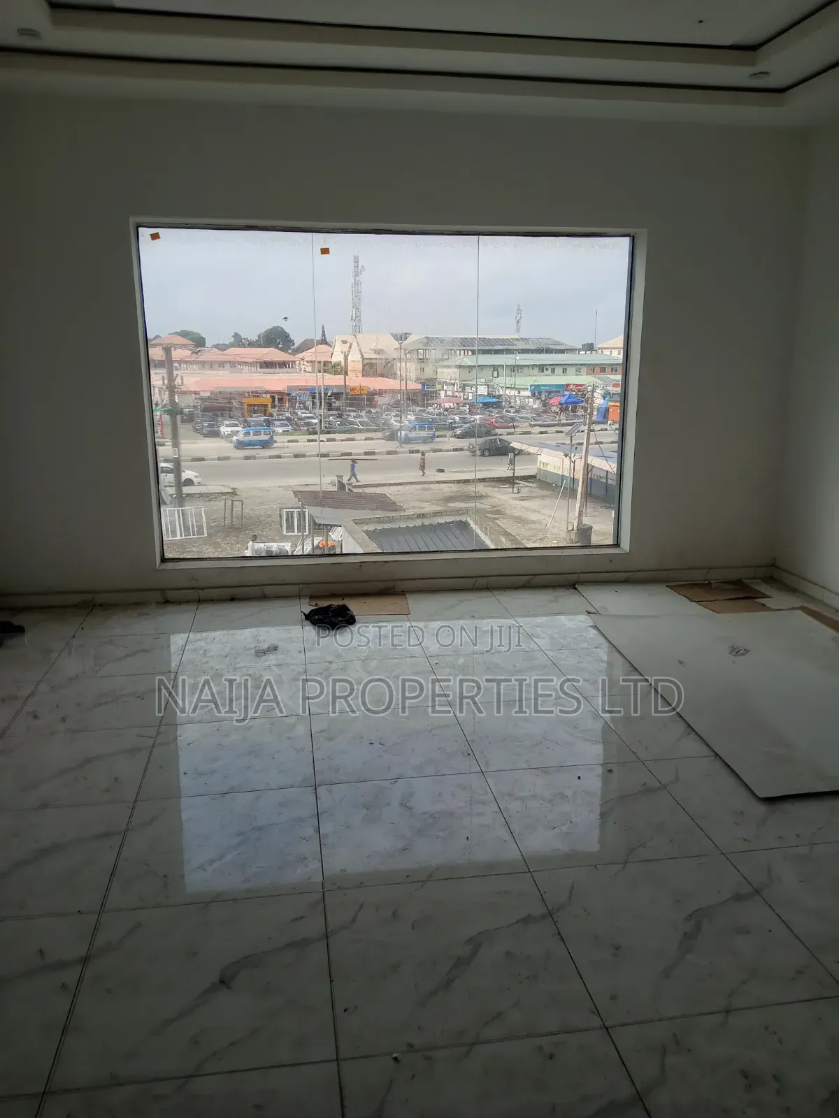 60sqm Office Space on 2nd Floor Directly on Express at Awoyaya for Rent