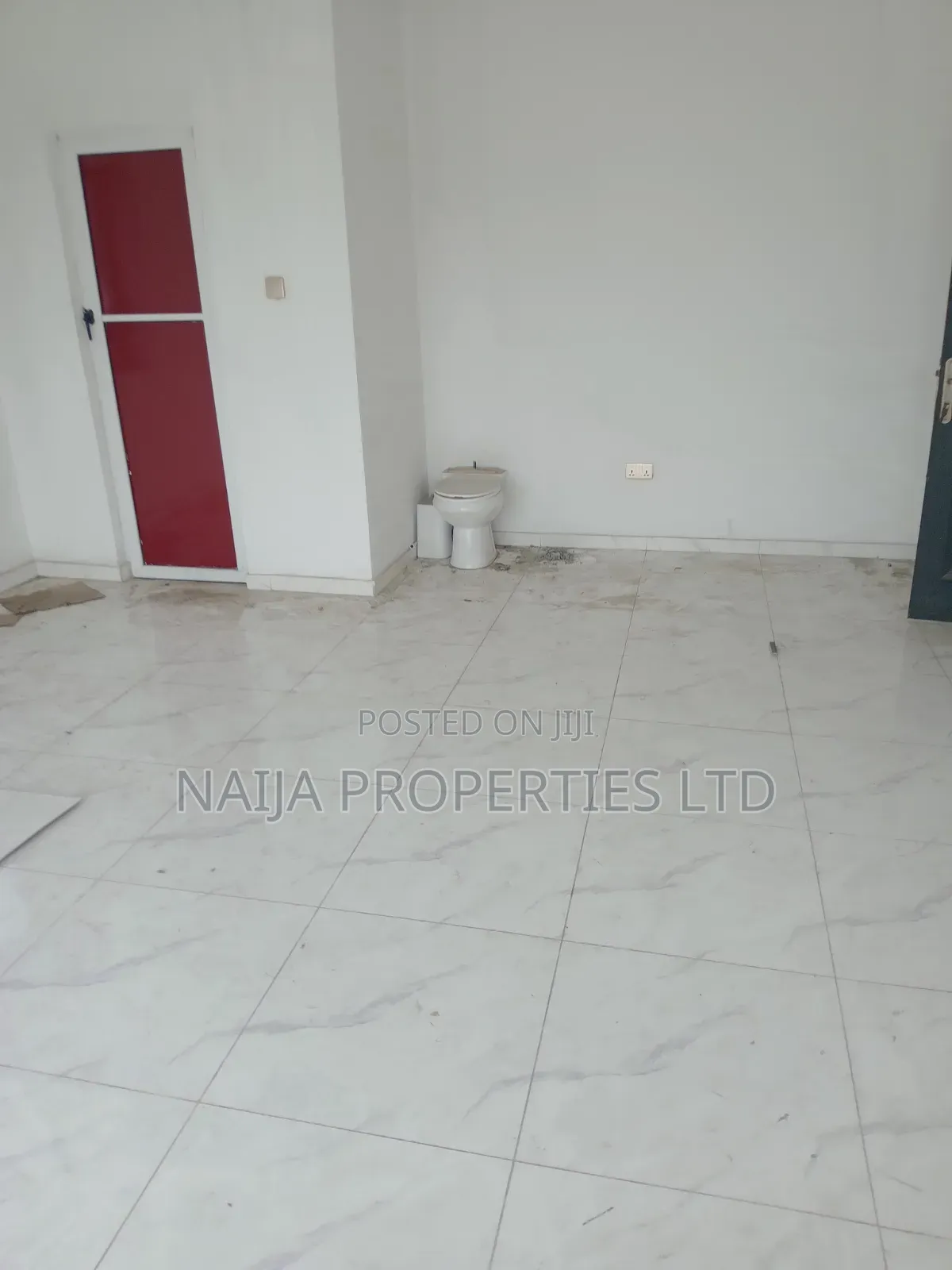 60sqm Office Space on 2nd Floor Directly on Express at Awoyaya for Rent