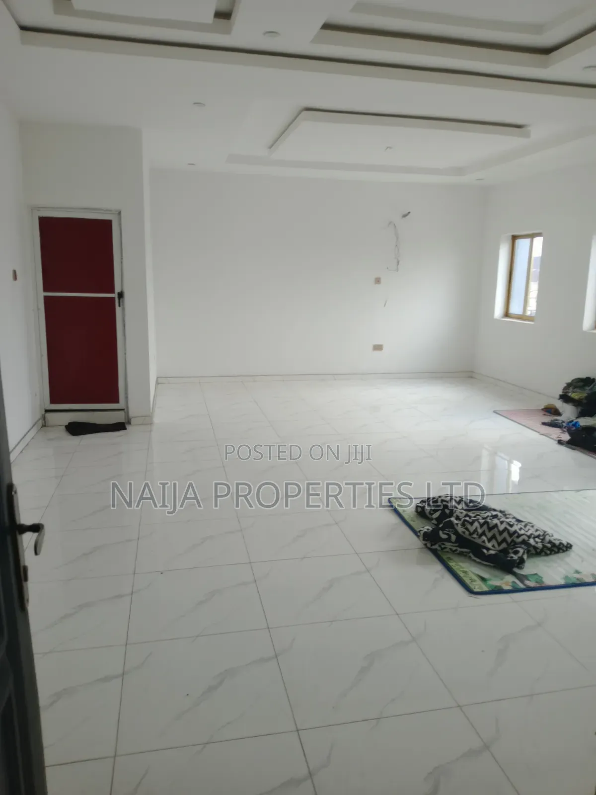 60sqm Office Space on 2nd Floor Directly on Express at Awoyaya for Rent