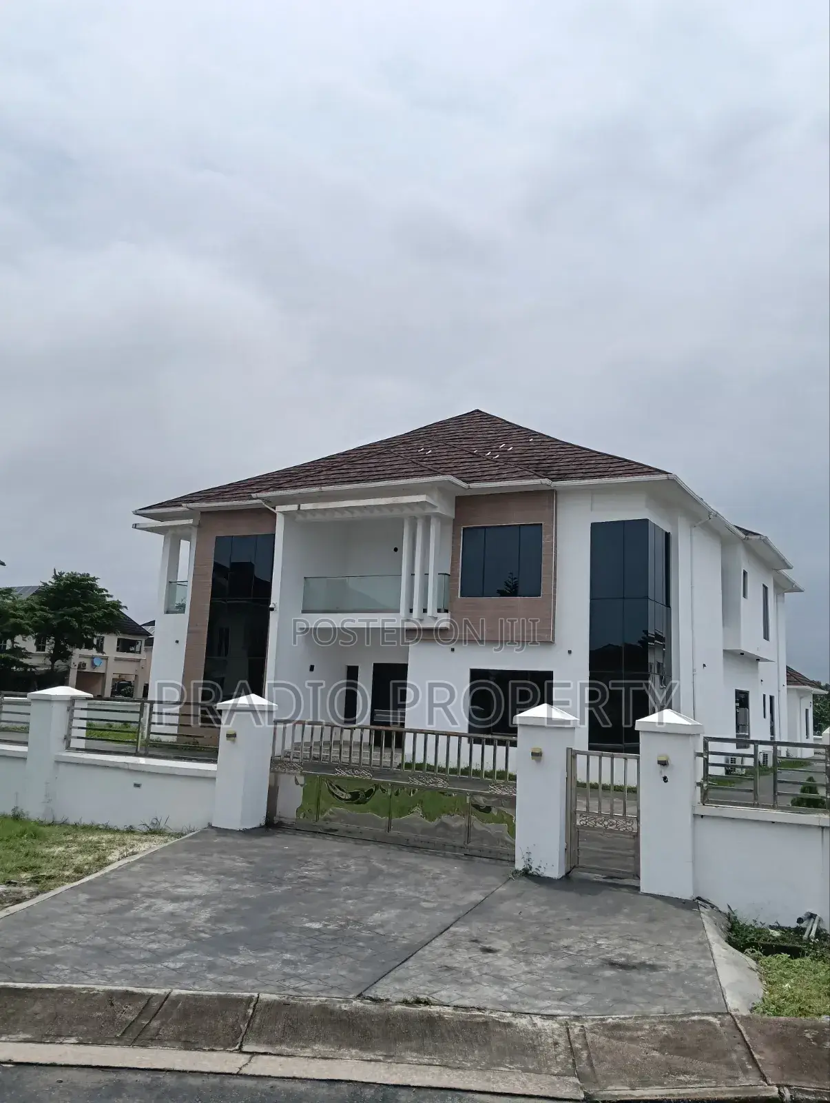 5bdrm Duplex in Royal Garden Estate, Ajiwe for sale