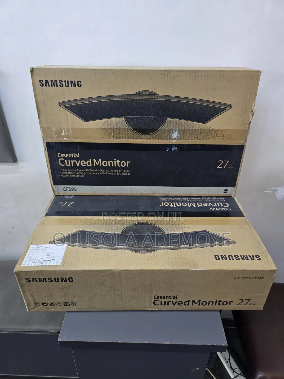 SAMSUNG 27inches Curve Monitor CF390