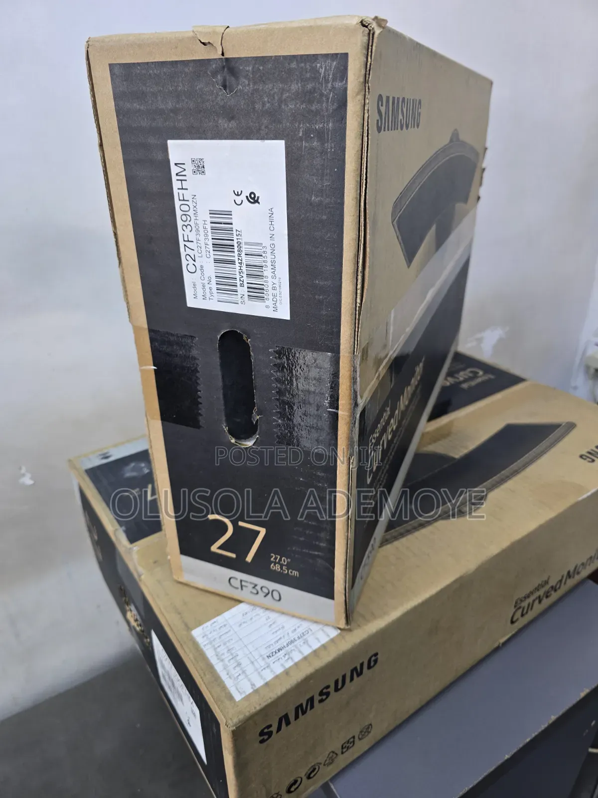 SAMSUNG 27inches Curve Monitor CF390