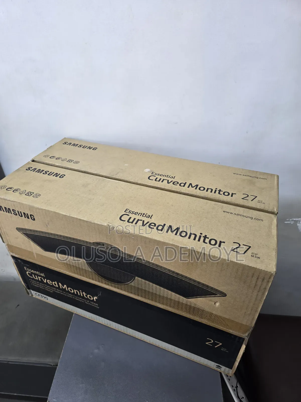 SAMSUNG 27inches Curve Monitor CF390