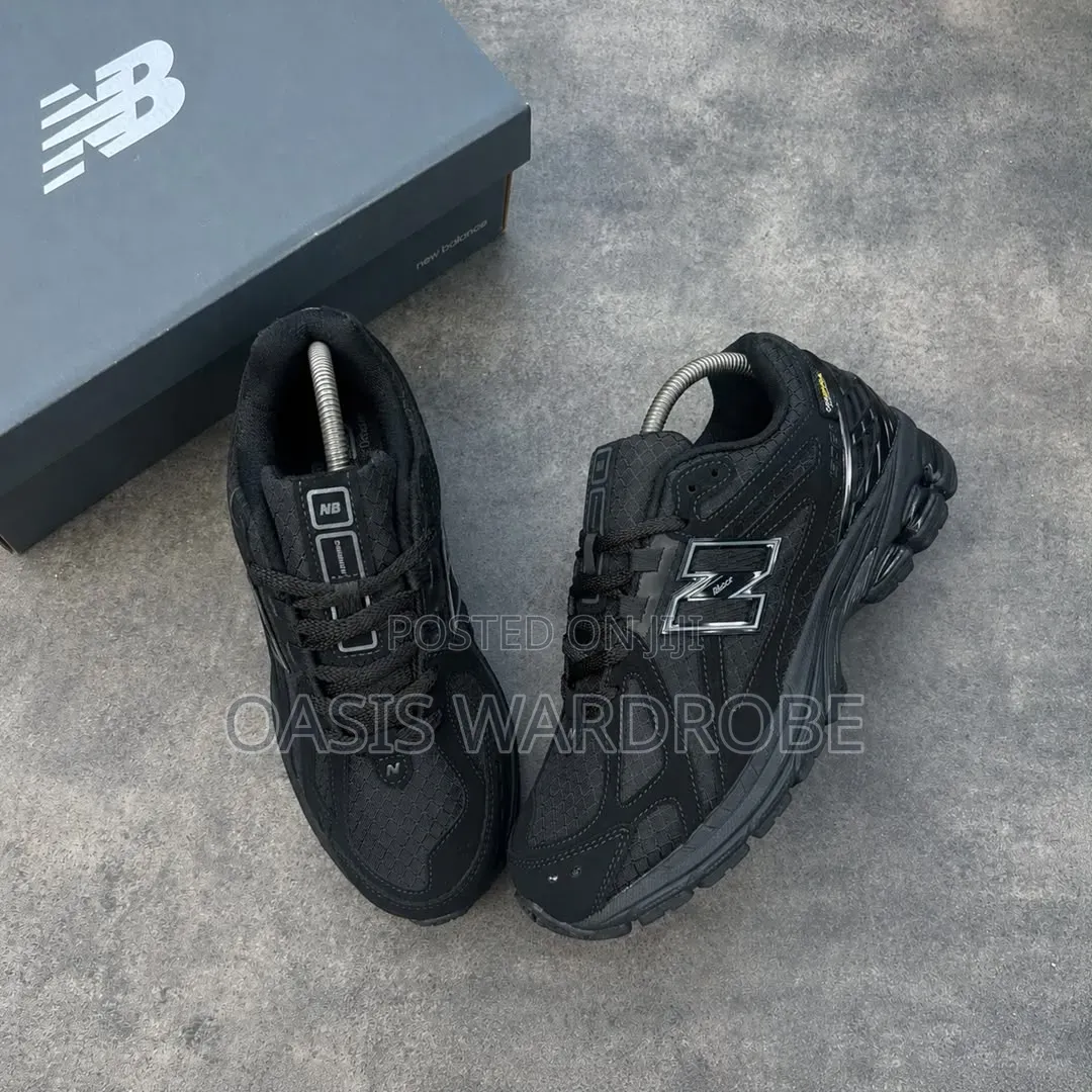 New Balance 1906R Cordura Black Sneakers