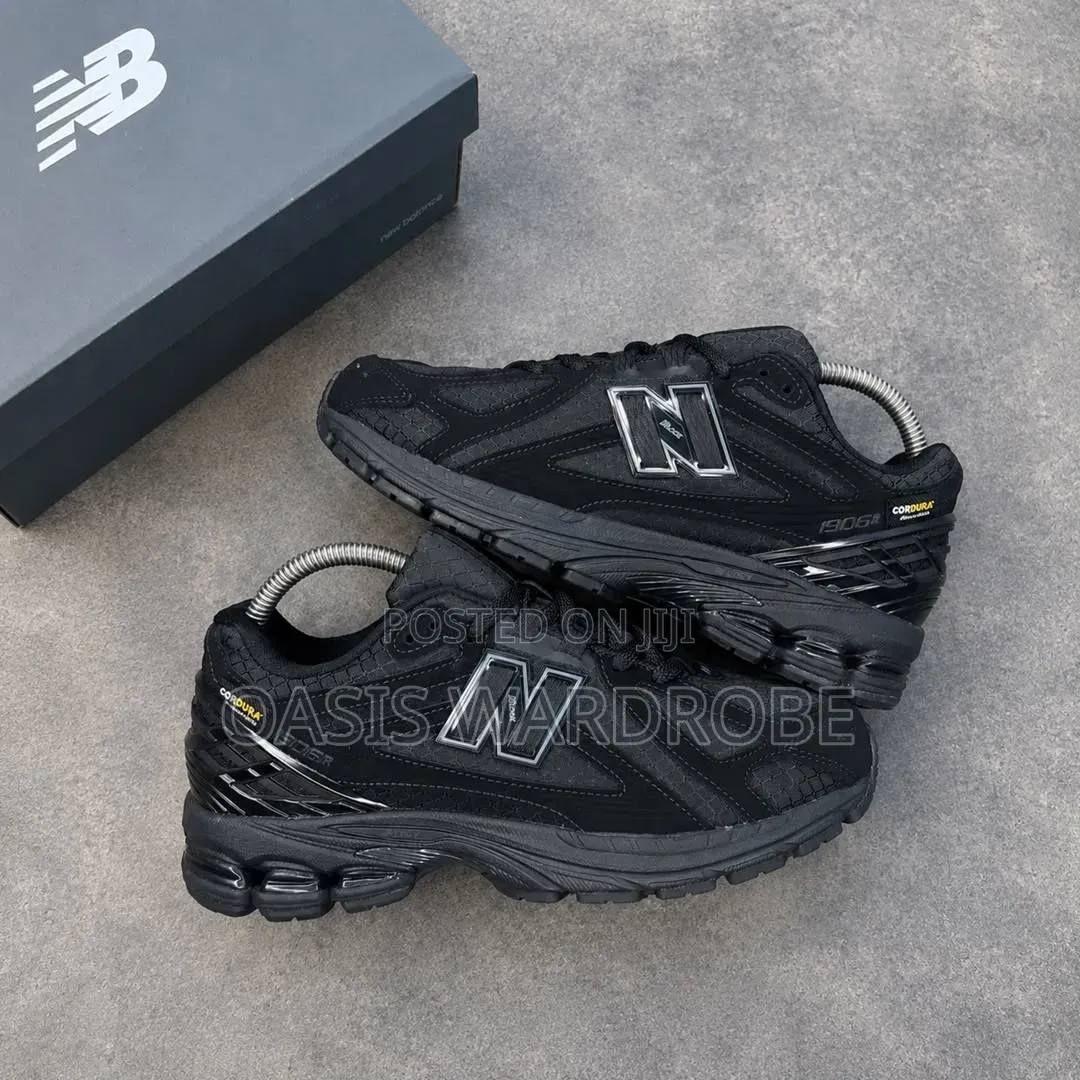 New Balance 1906R Cordura Black Sneakers