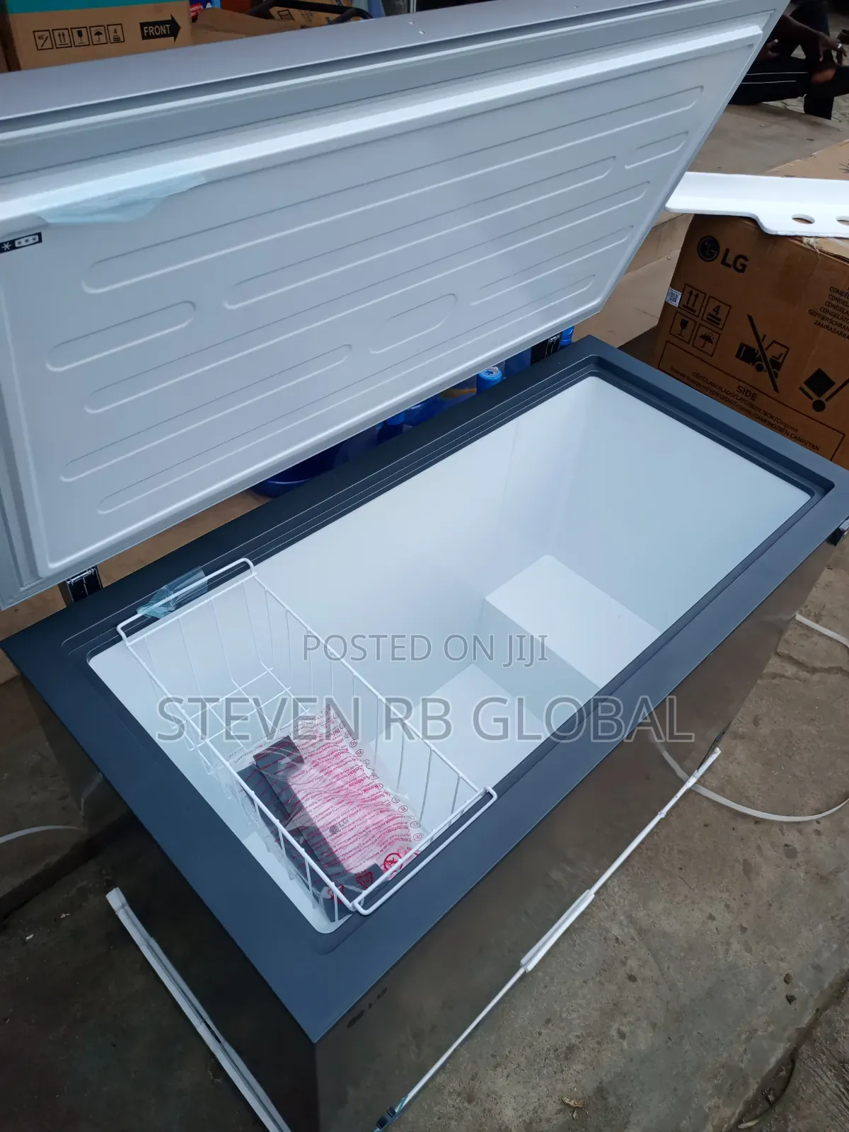 LG 291L Chest Freezer | GCFB305BQCF