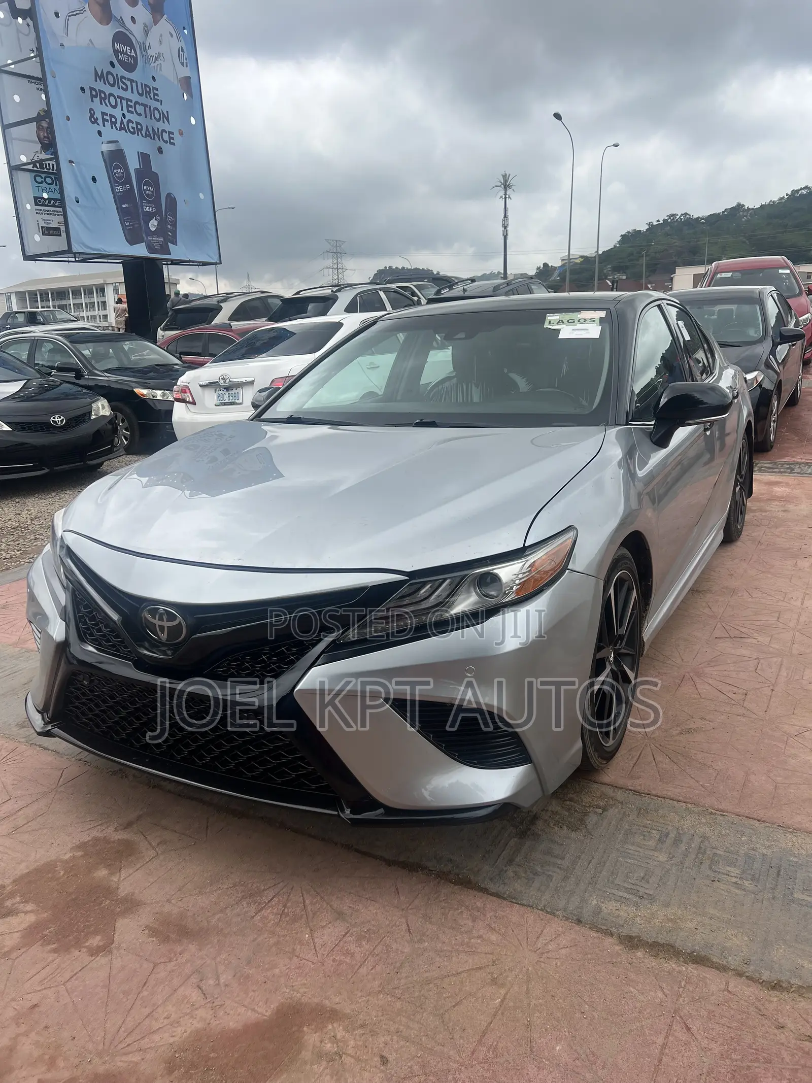 Toyota Camry 2019 Silver