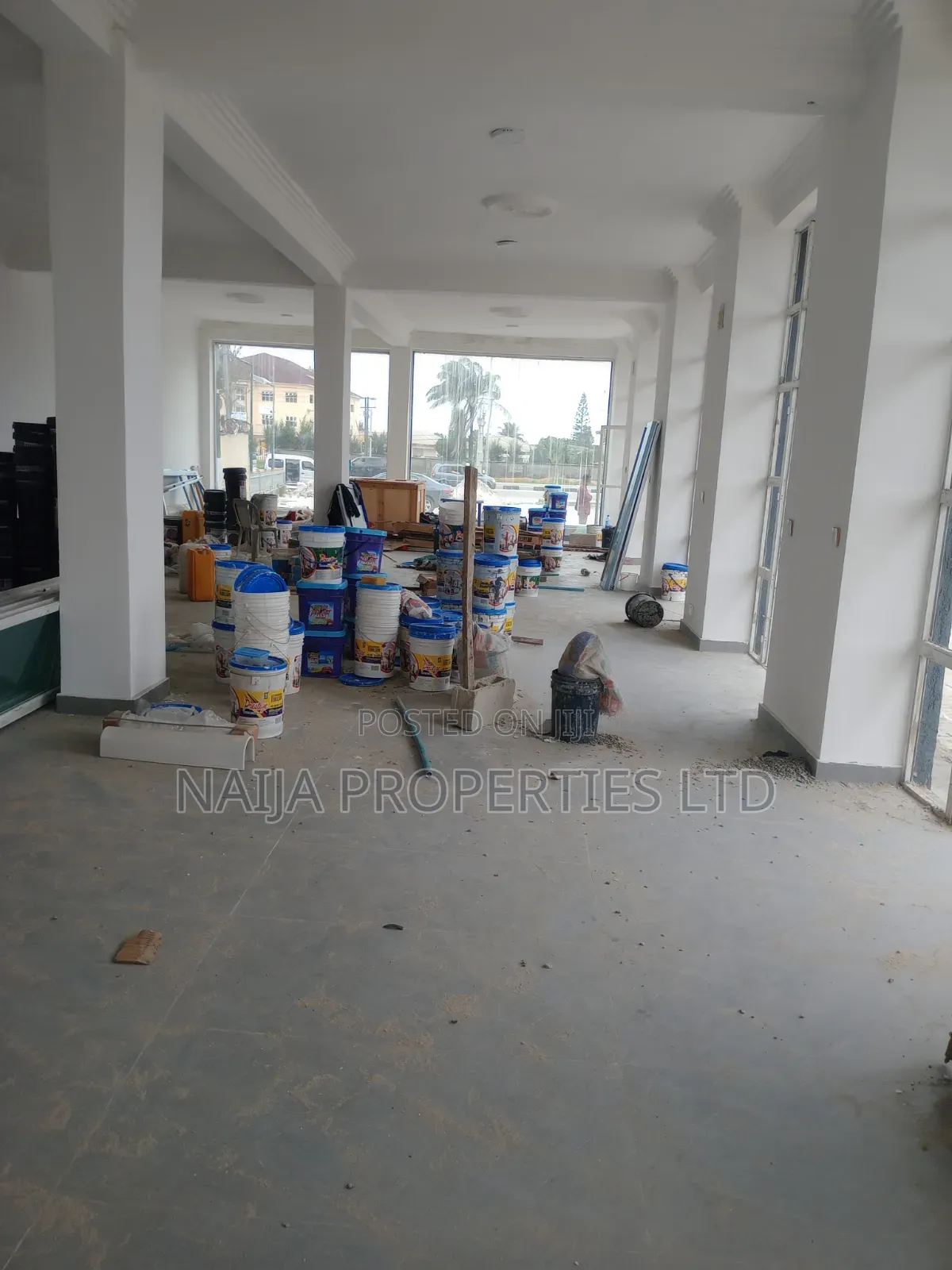 Open Plan Space of 130sqm on the Express Way at Awoyaya for Lease