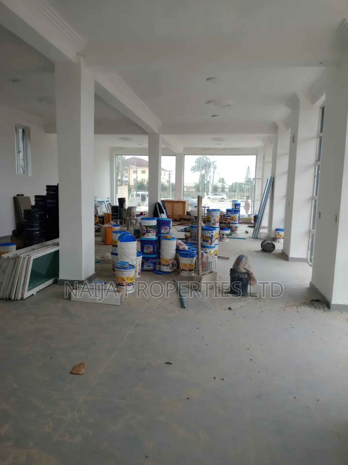 Open Plan Space of 130sqm on the Express Way at Awoyaya for Lease