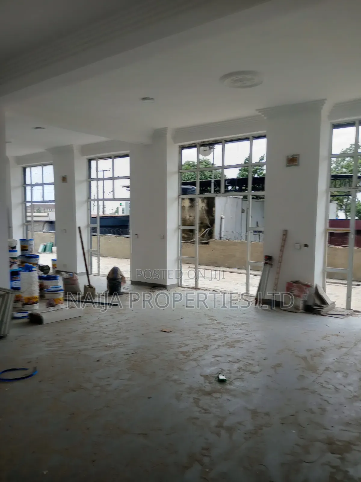 Open Plan Space of 130sqm on the Express Way at Awoyaya for Lease