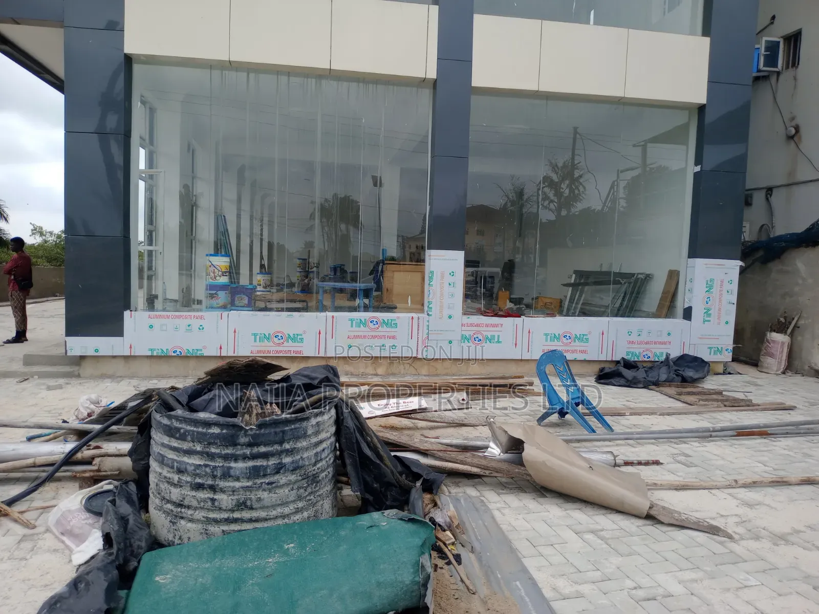 Open Plan Space of 130sqm on the Express Way at Awoyaya for Lease
