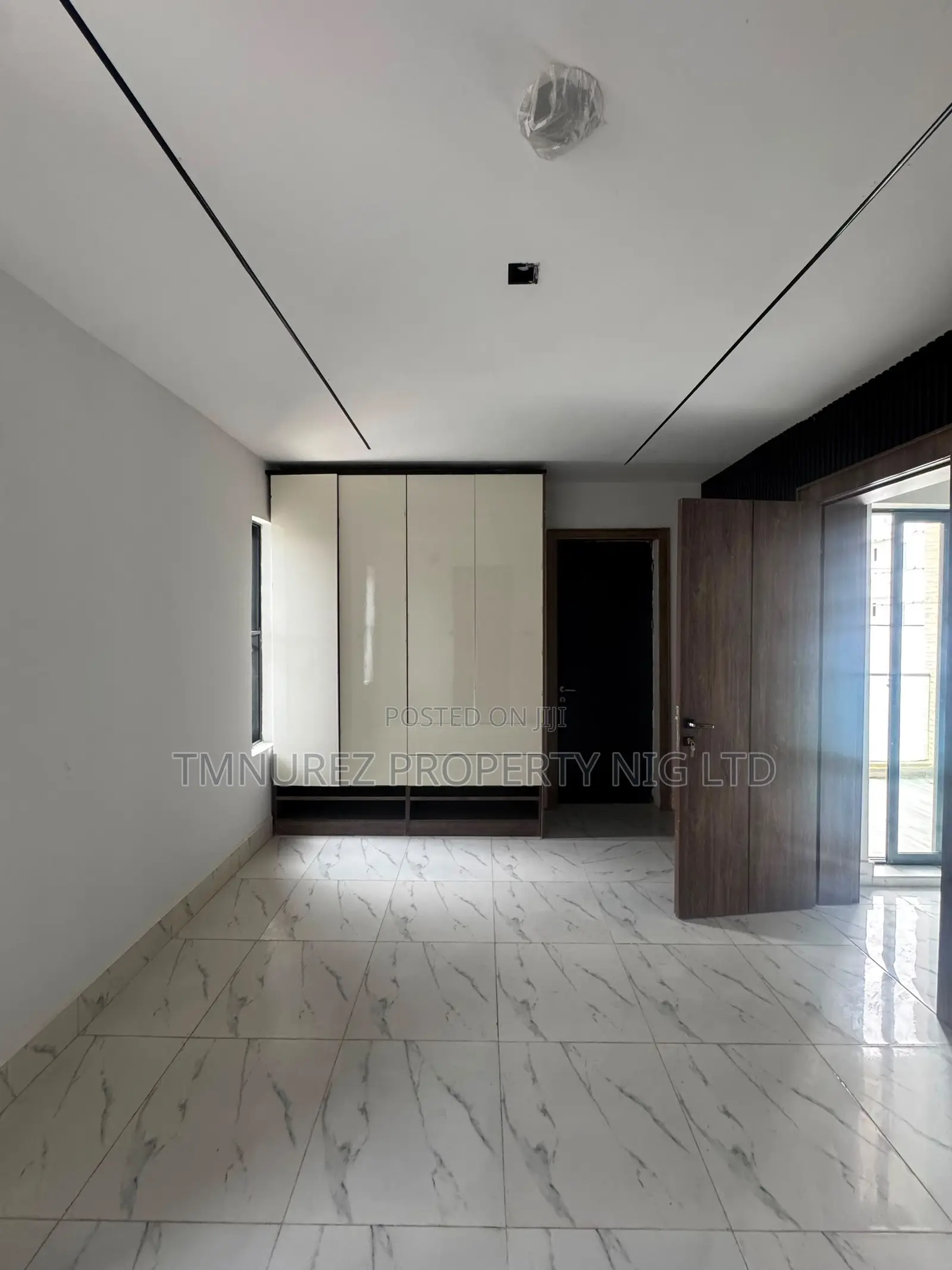 2bdrm Apartment in Lekki Phase 1 for sale