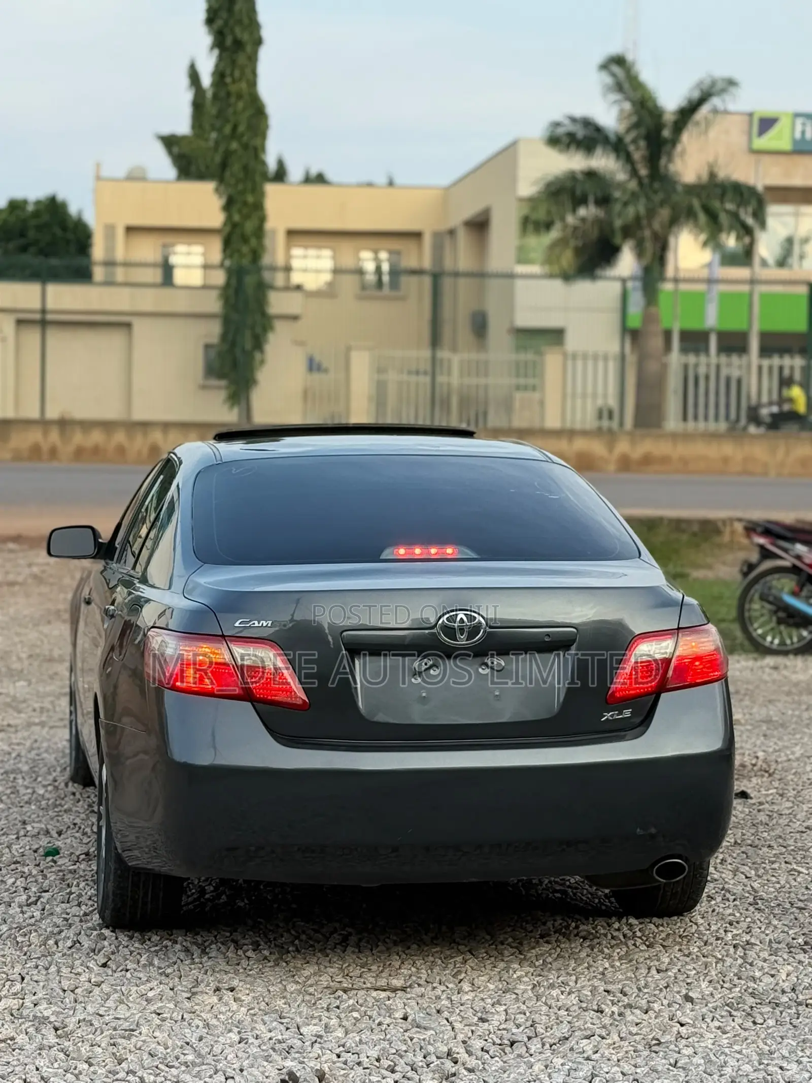 Toyota Camry XLE 4dr Sedan (2.4L 4cyl 5A) 2009 Gray