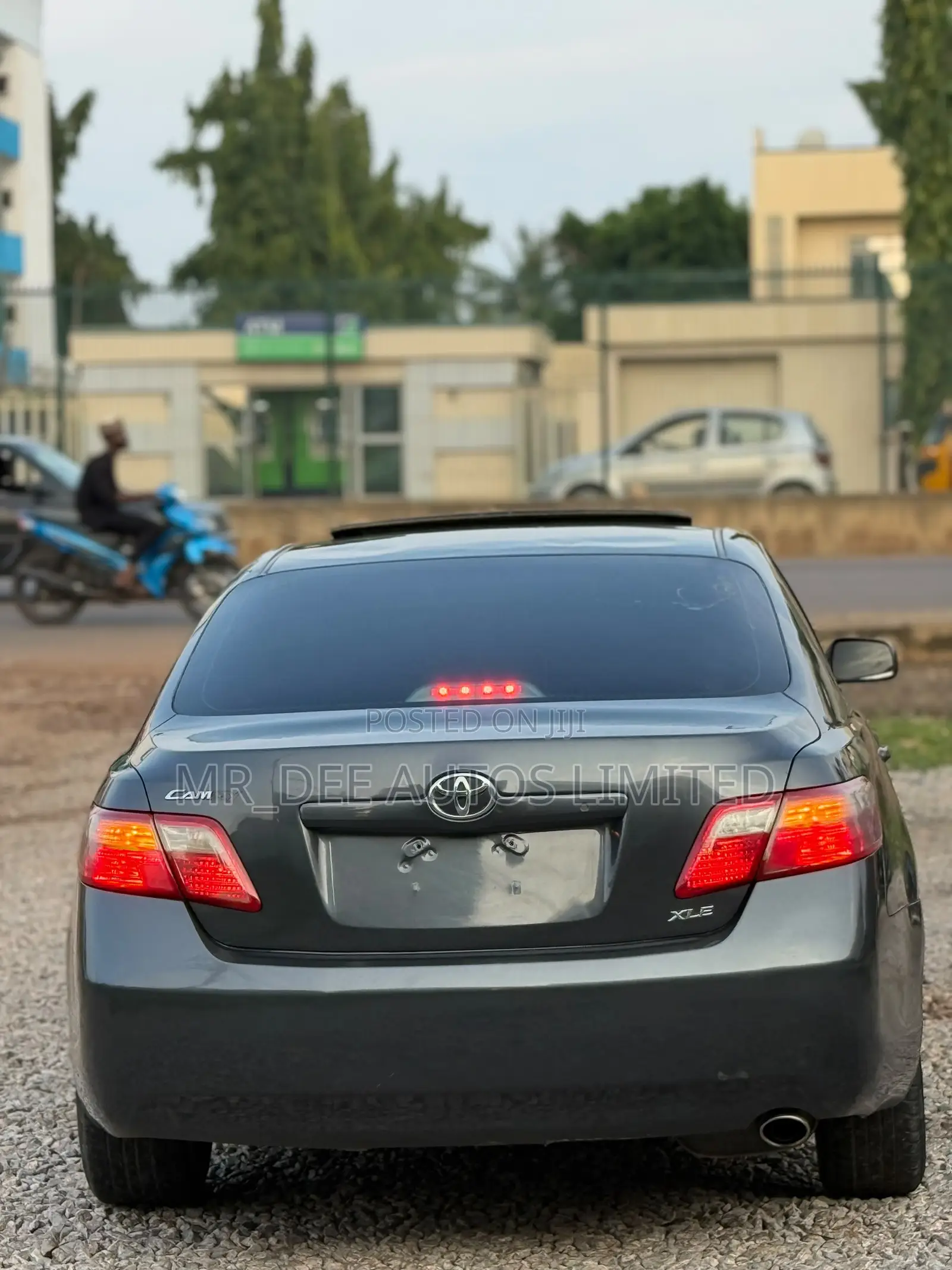 Toyota Camry XLE 4dr Sedan (2.4L 4cyl 5A) 2009 Gray