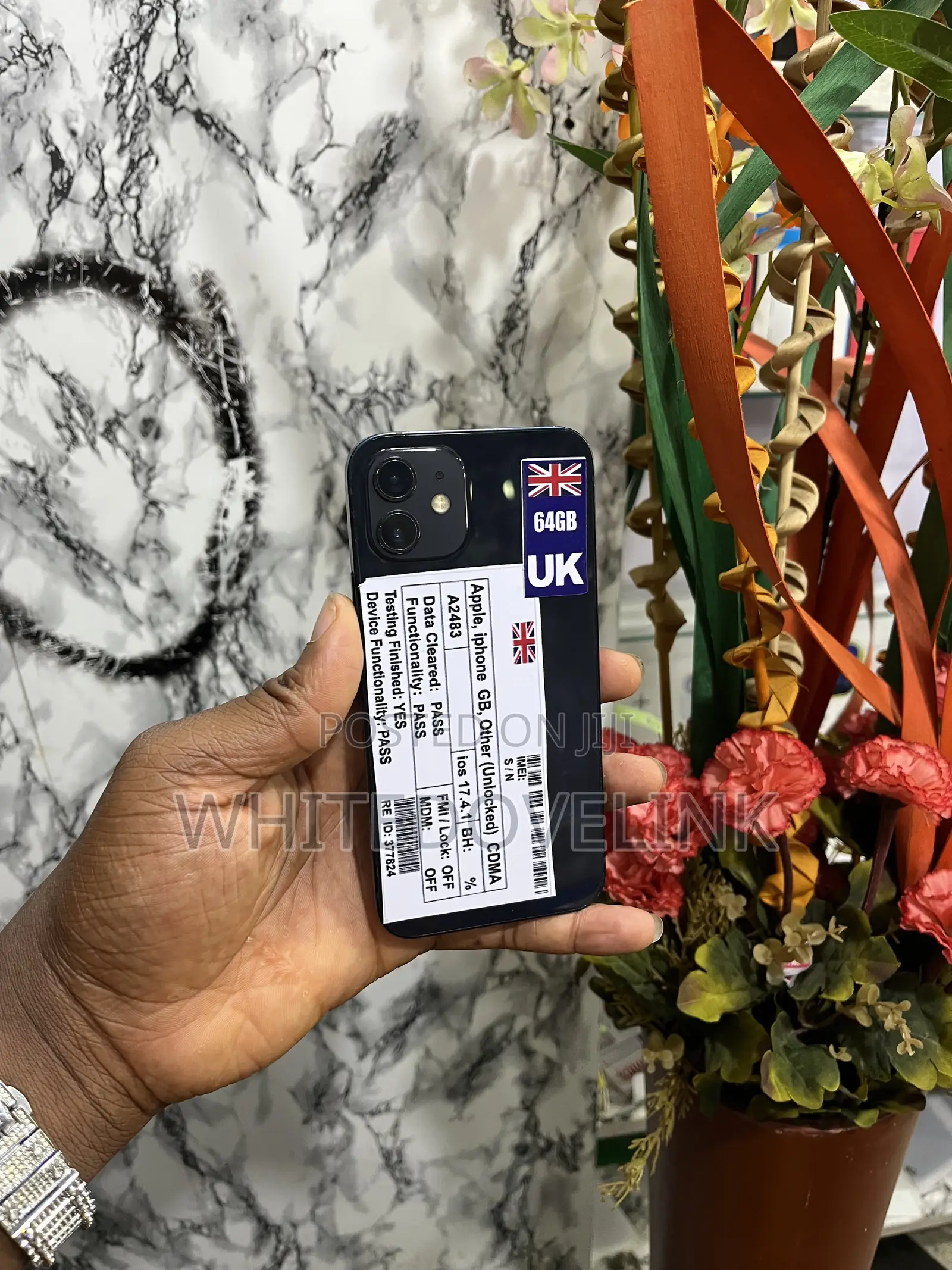 Apple iPhone 12 64 GB Black