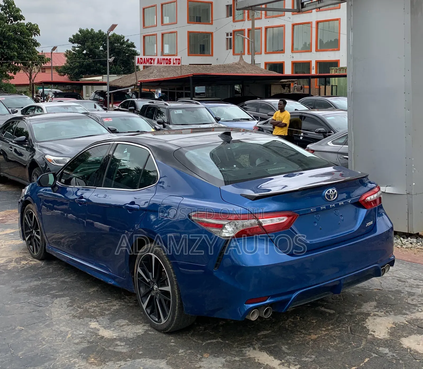 Toyota Camry 2019 Blue