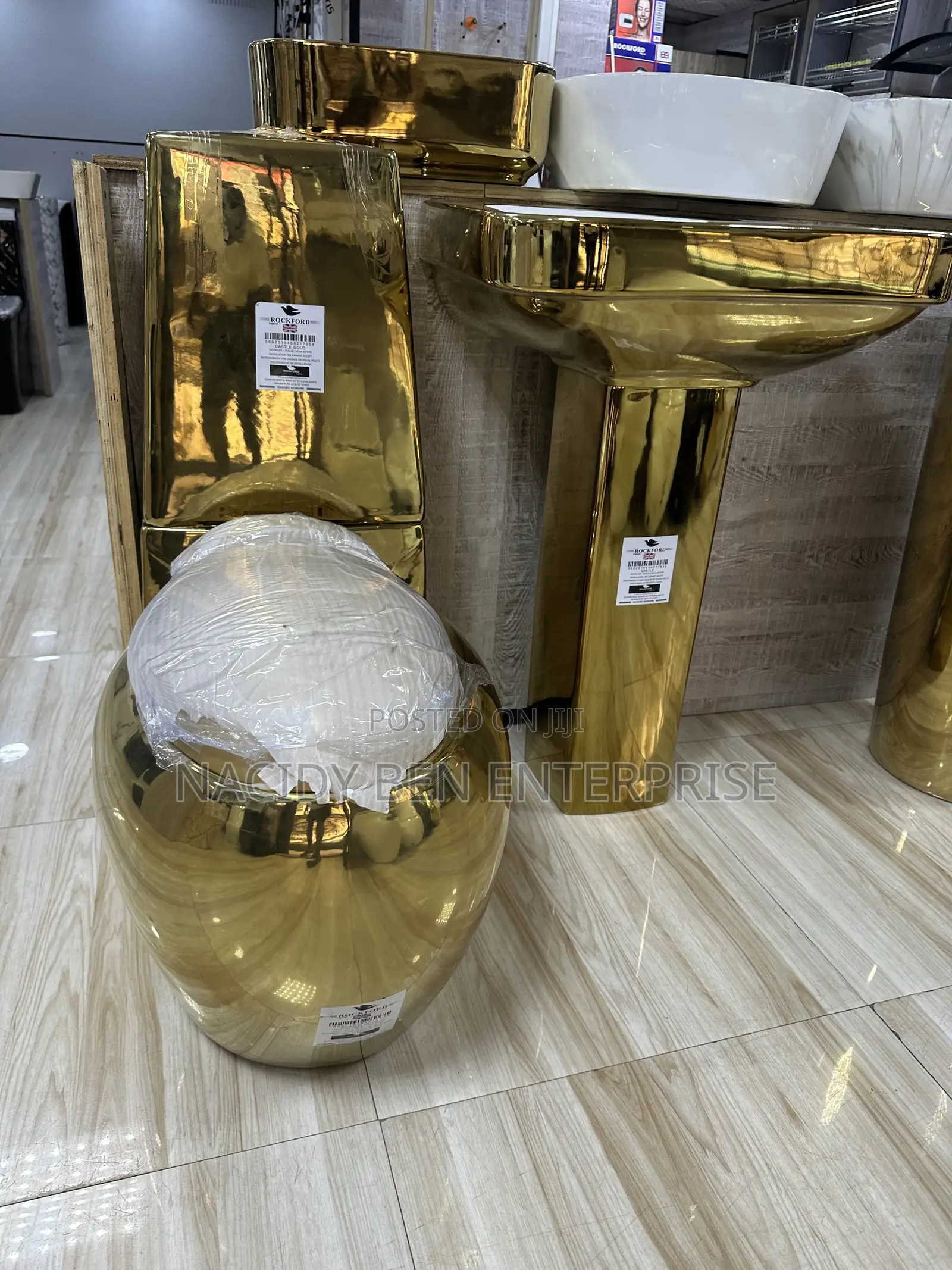 Gold Set of Wc (Egg Shaped)