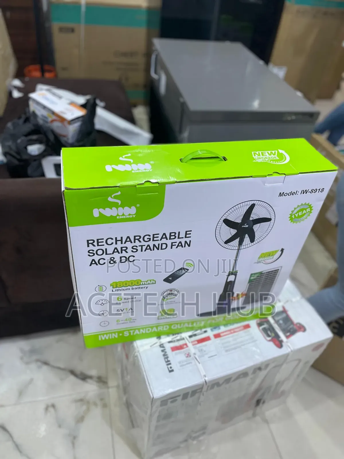 Rechargeable Standing Fan With Solar Panel – IWIN 18"