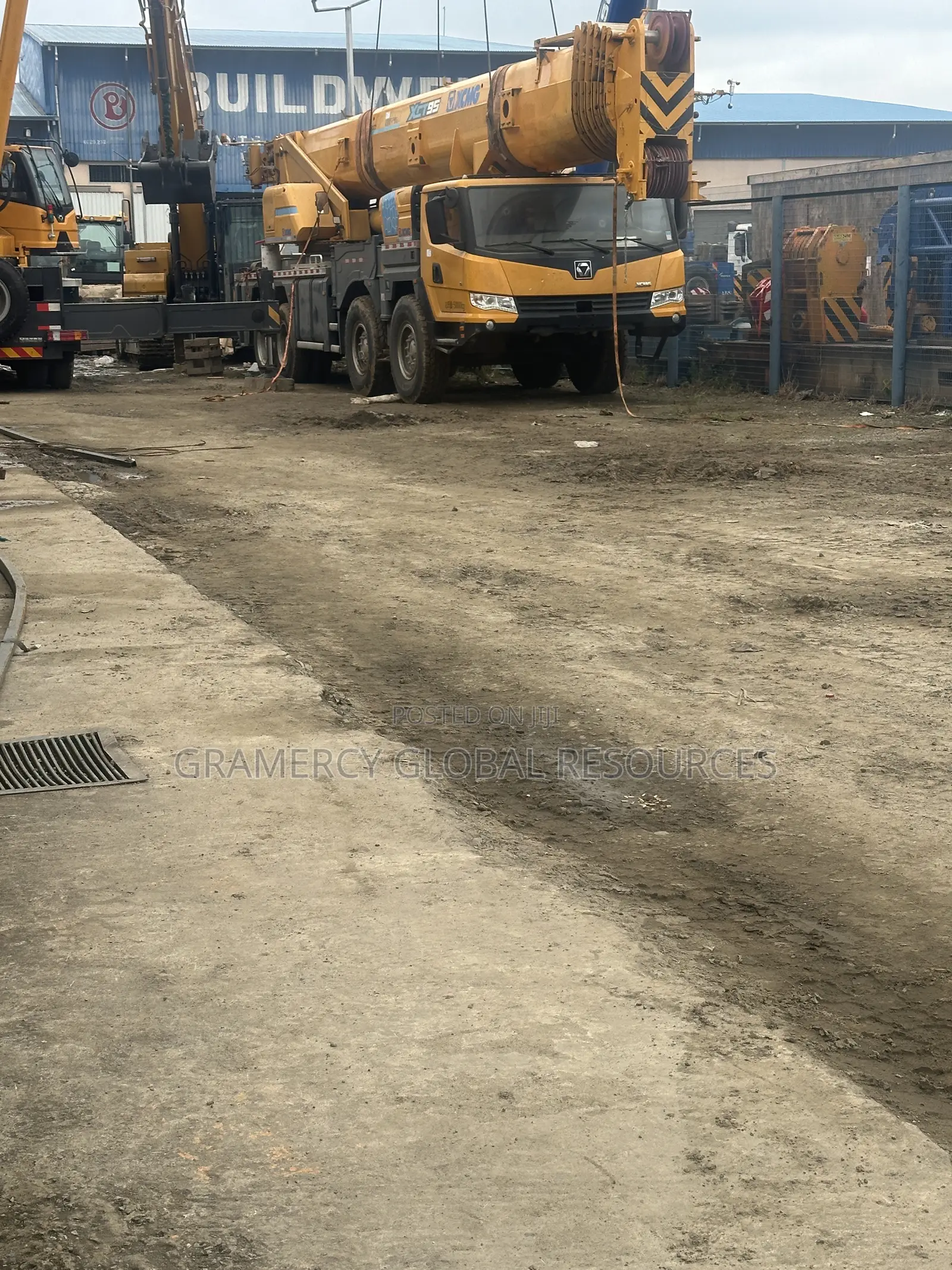 Foreign Used XCMG 90 Tons Mobile Crane for Sale