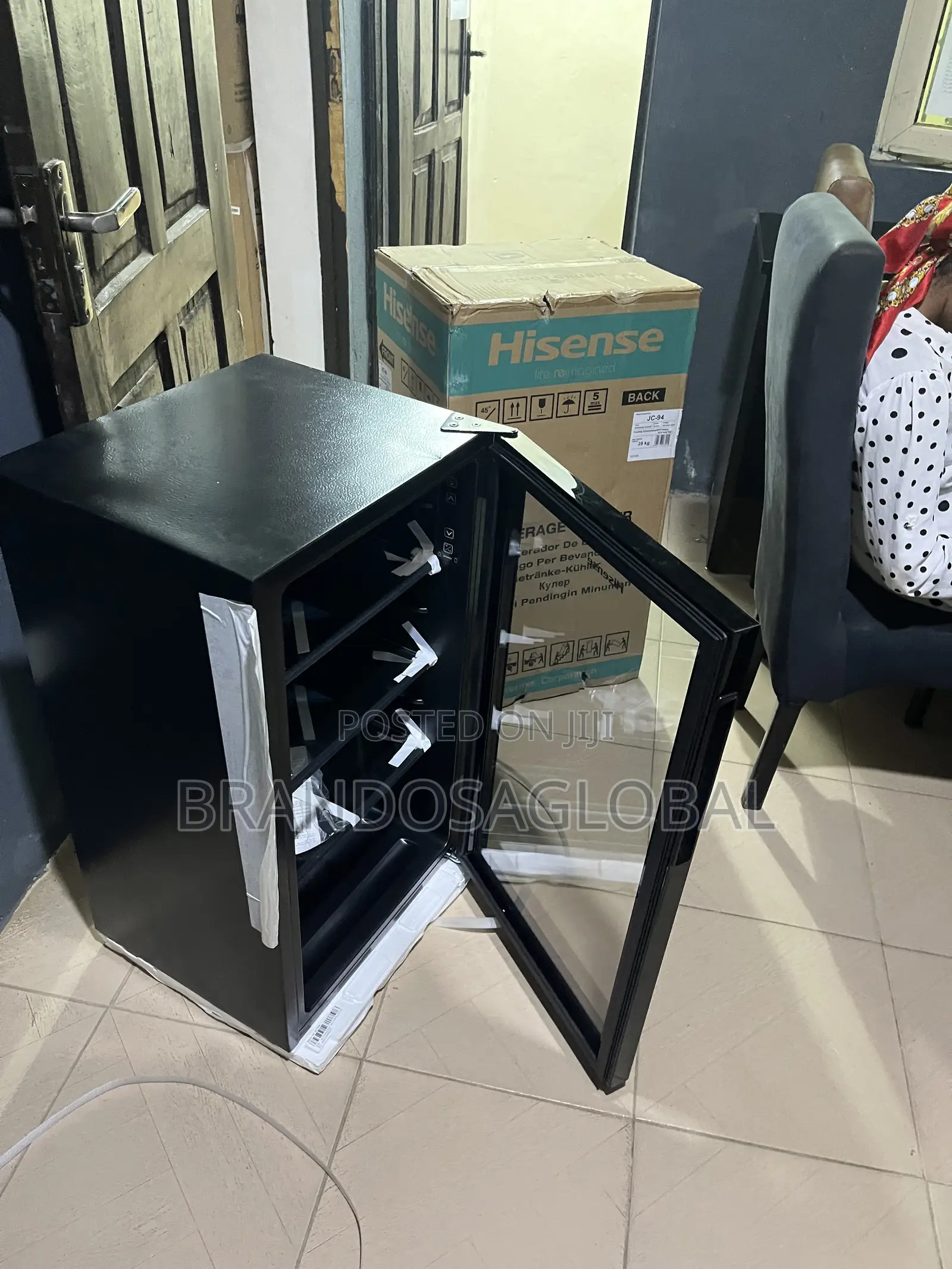 Hisense 91L Commercial Drinks Chiller JC-94