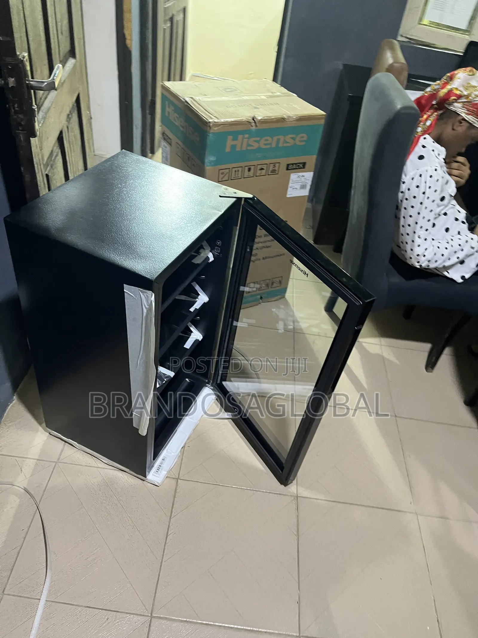 Hisense 91 Litres Display Chiller JC-94