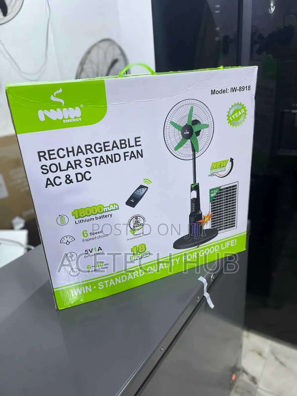 IWIN 18" Fan With Solar USB Charging