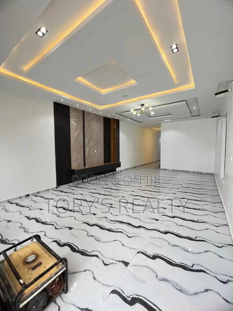 4bdrm Duplex in Lekki Expressway for sale