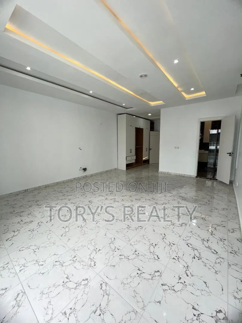 4bdrm Duplex in Lekki Expressway for sale