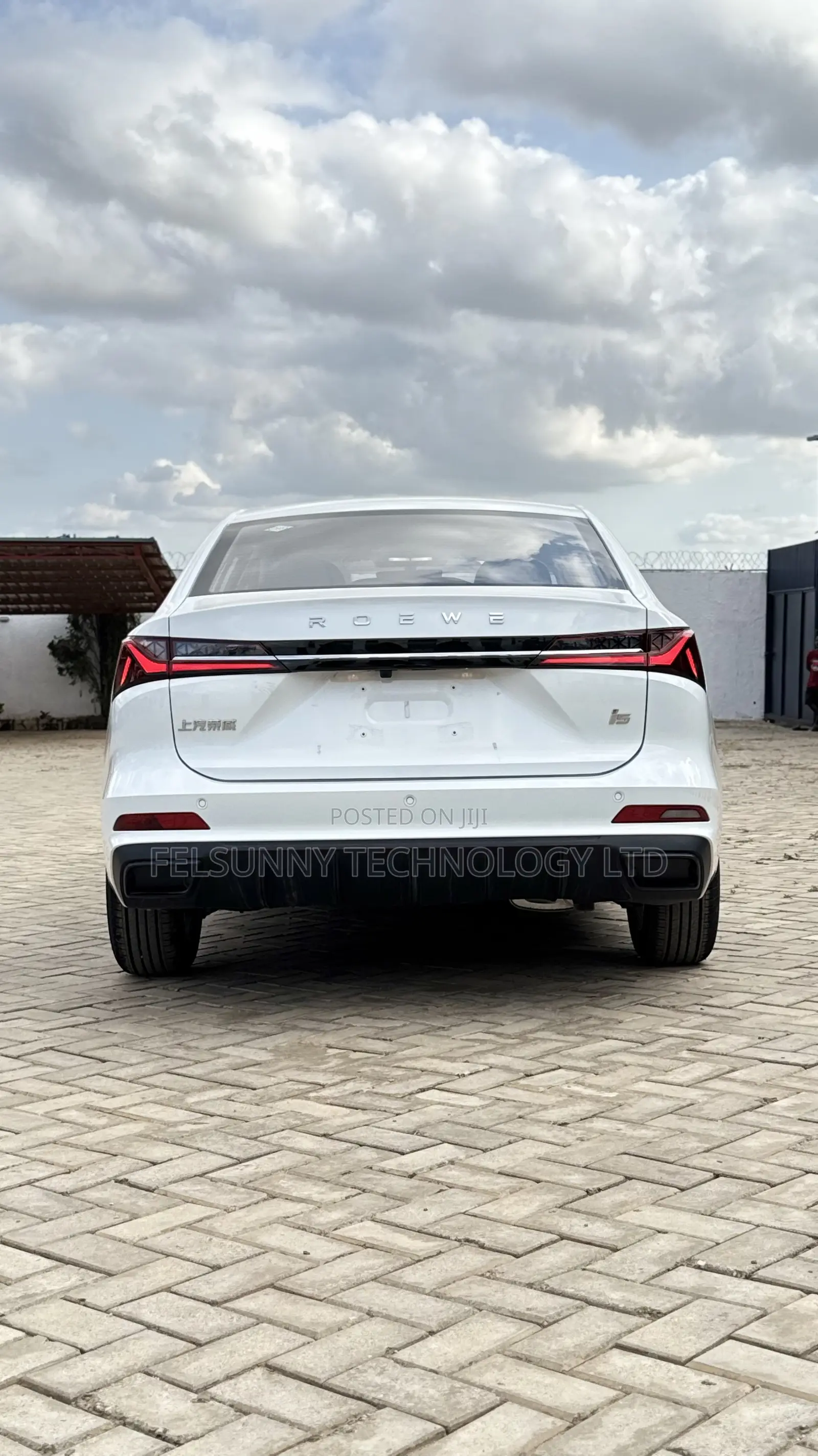 New Roewe i5 2026 White