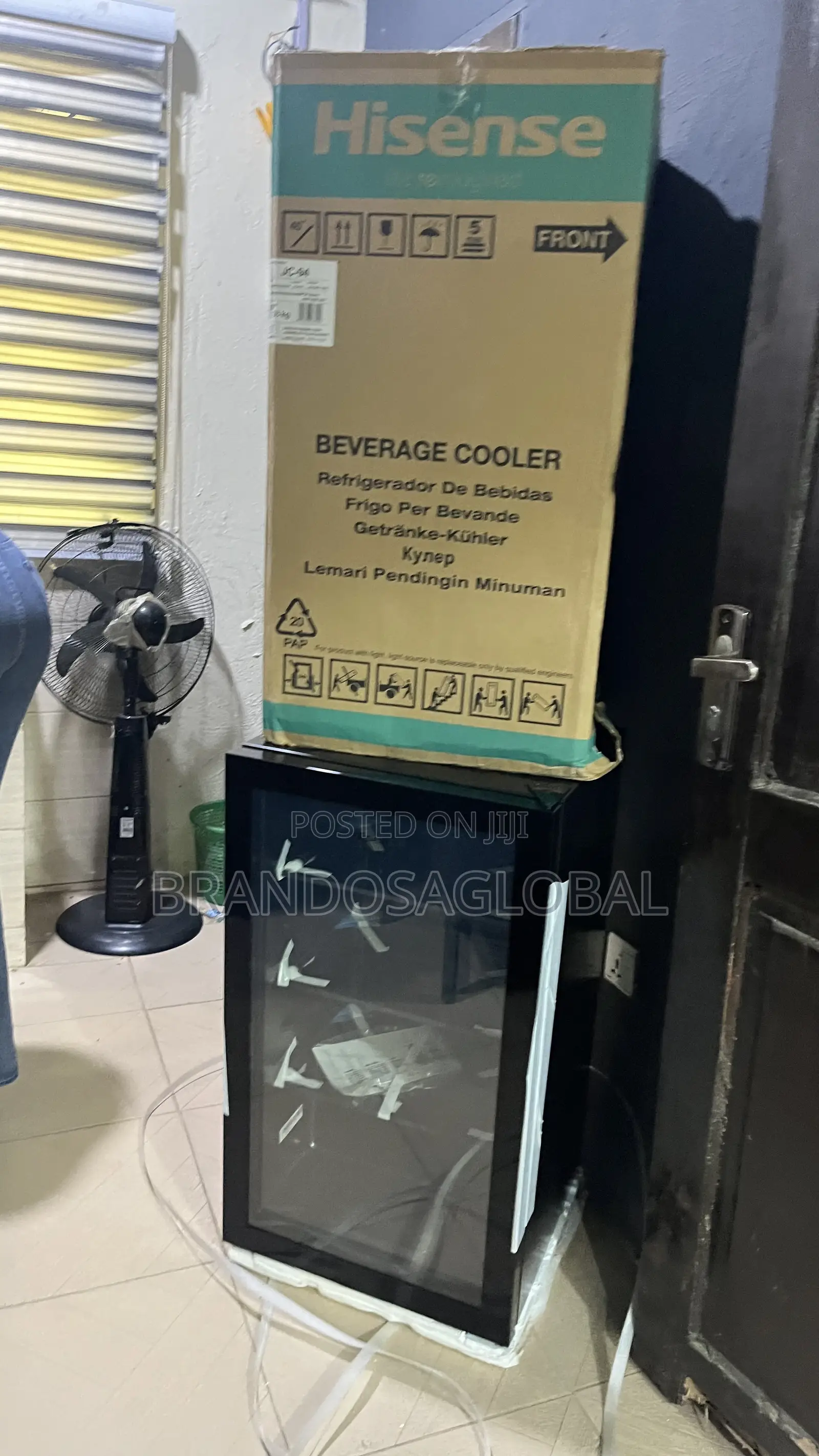 Hisense JC-94 Premium Mini Drinks Fridge 91 Litres