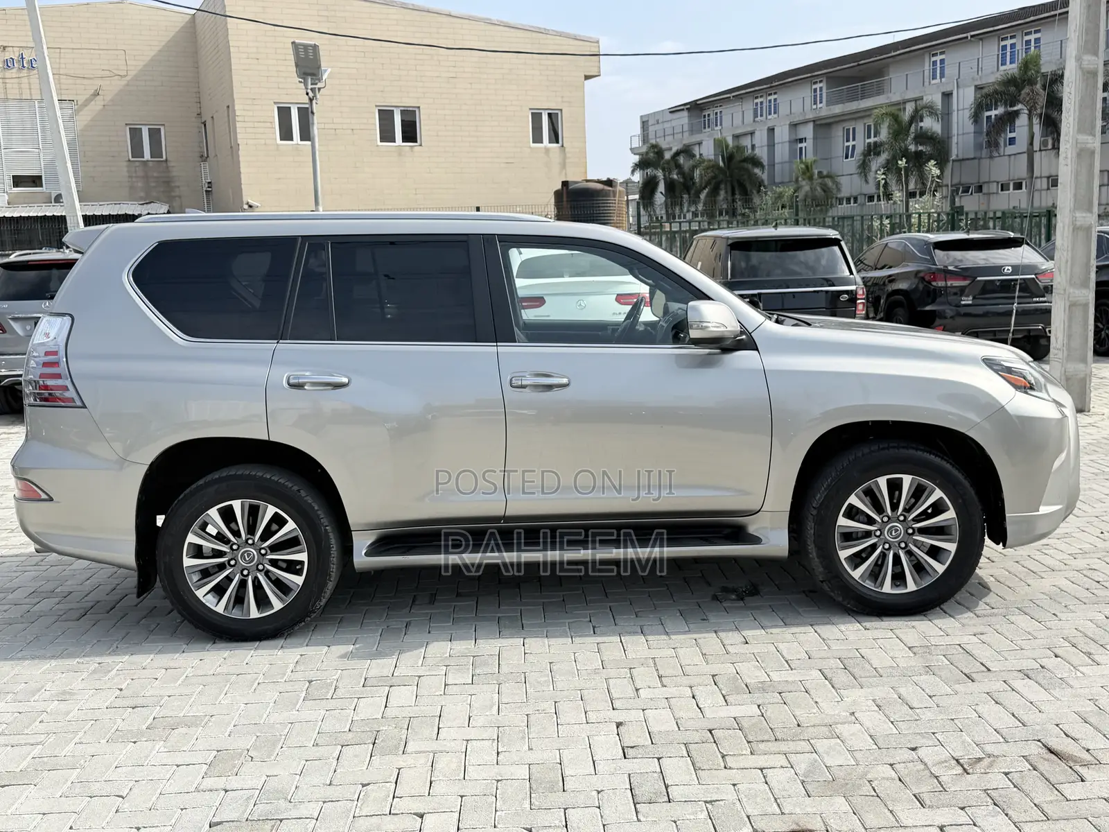 Lexus GX 460 2021 Gold