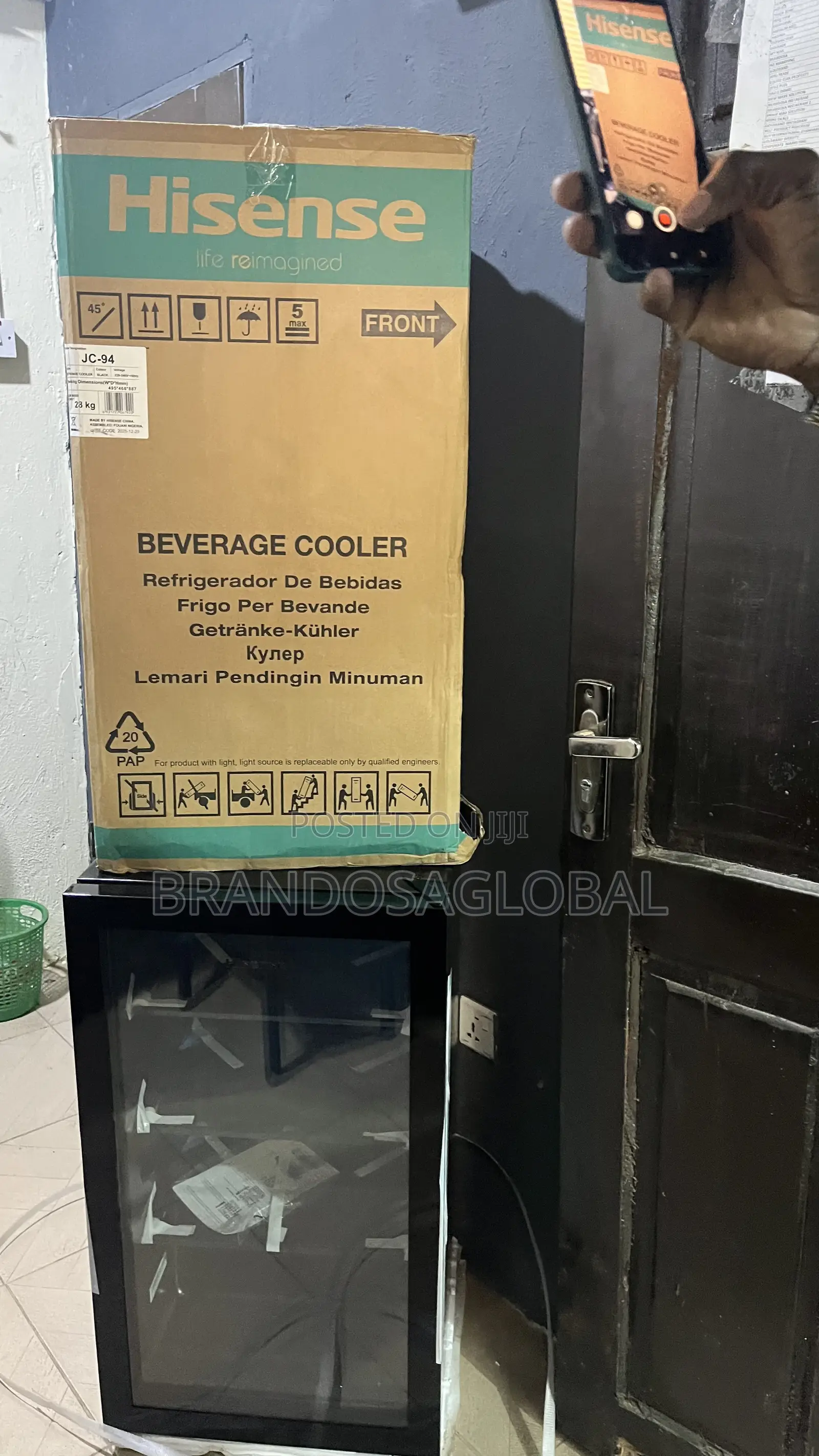 Hisense JC-94 Space Saving Chiller 91L