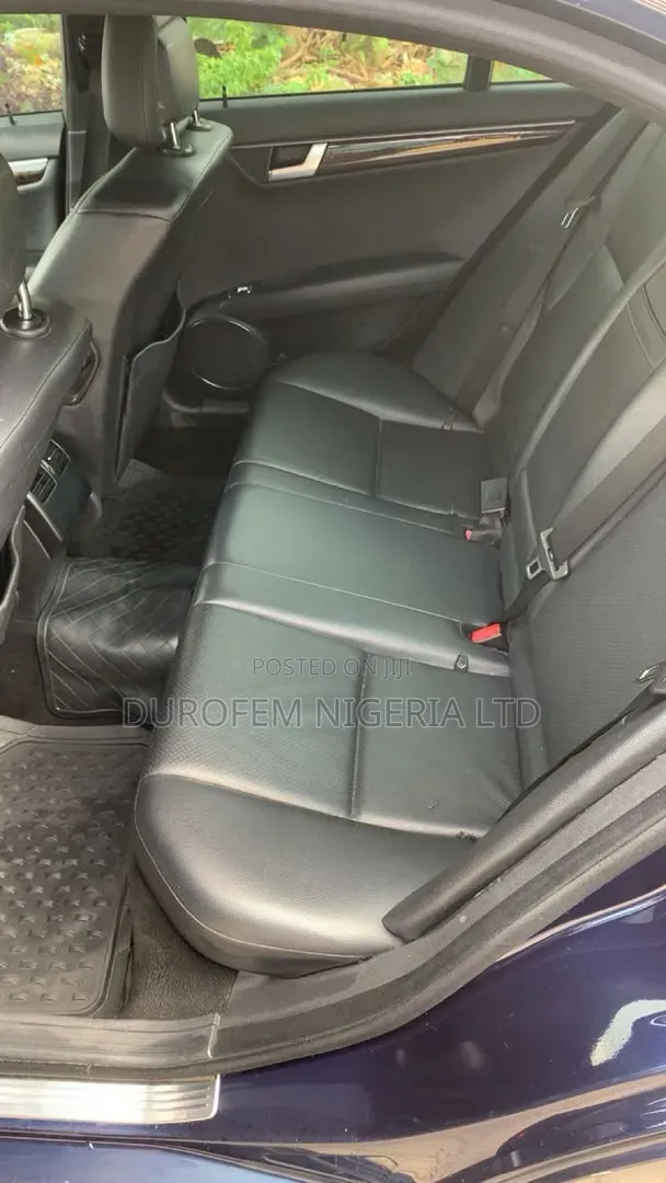 Mercedes-Benz C300 2013 Blue