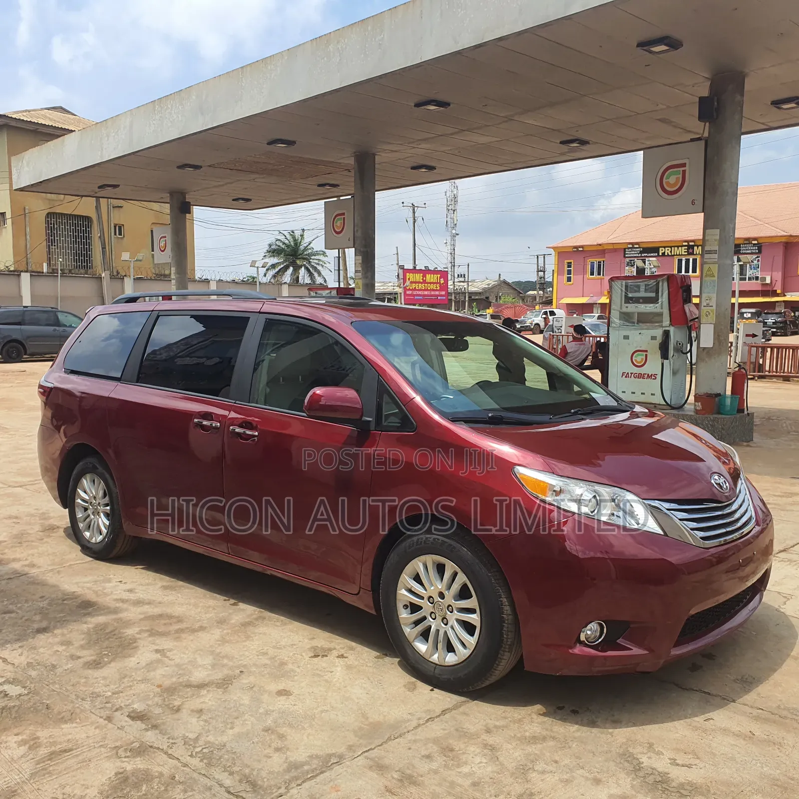 Toyota Sienna 2016 Red