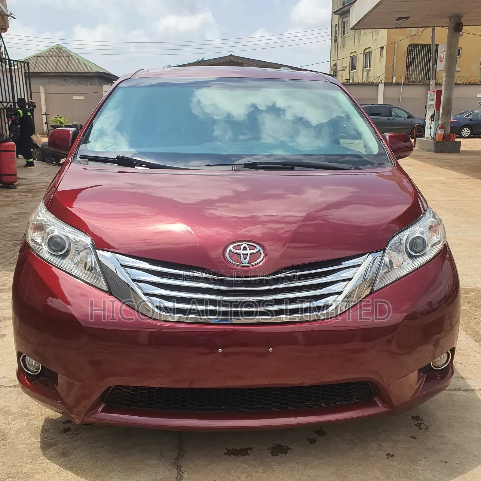 Toyota Sienna 2016 Red