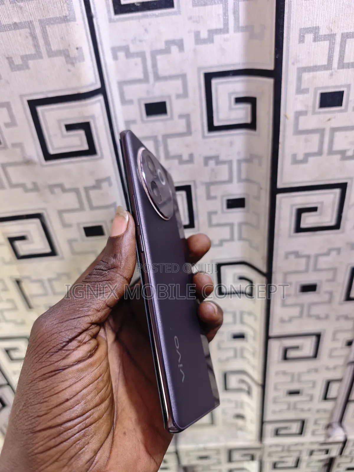 Vivo V30e 256 GB Purple