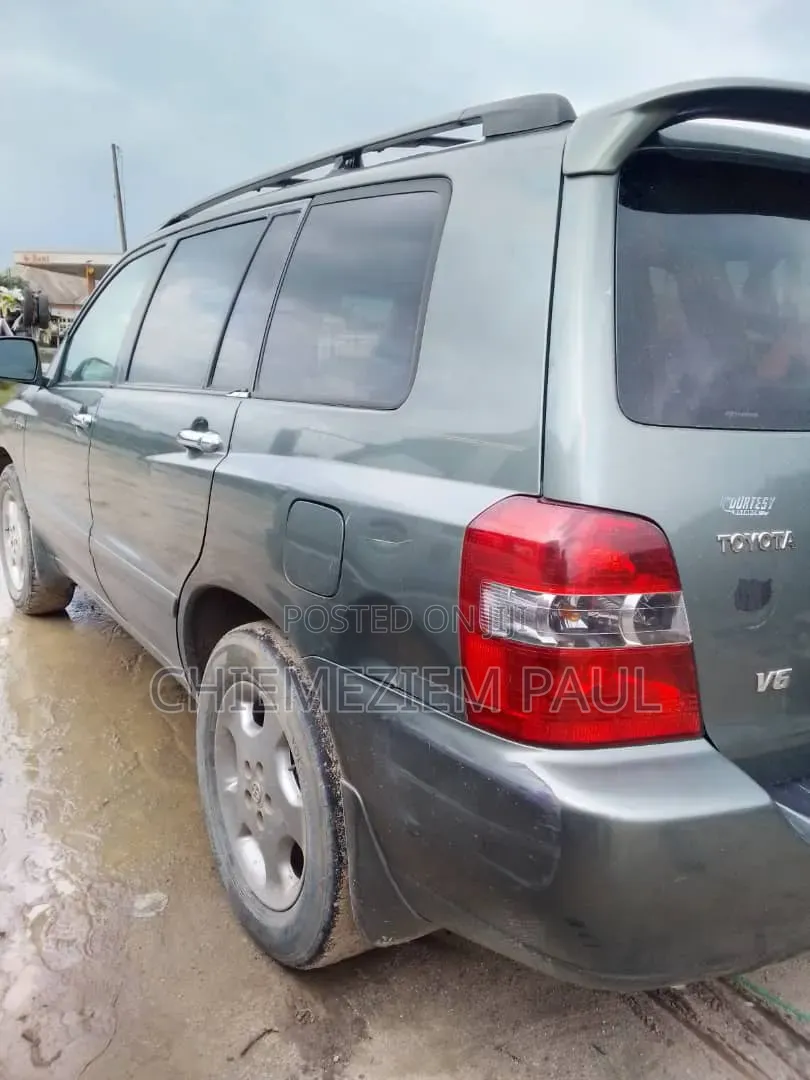Toyota Highlander 2005 Gray
