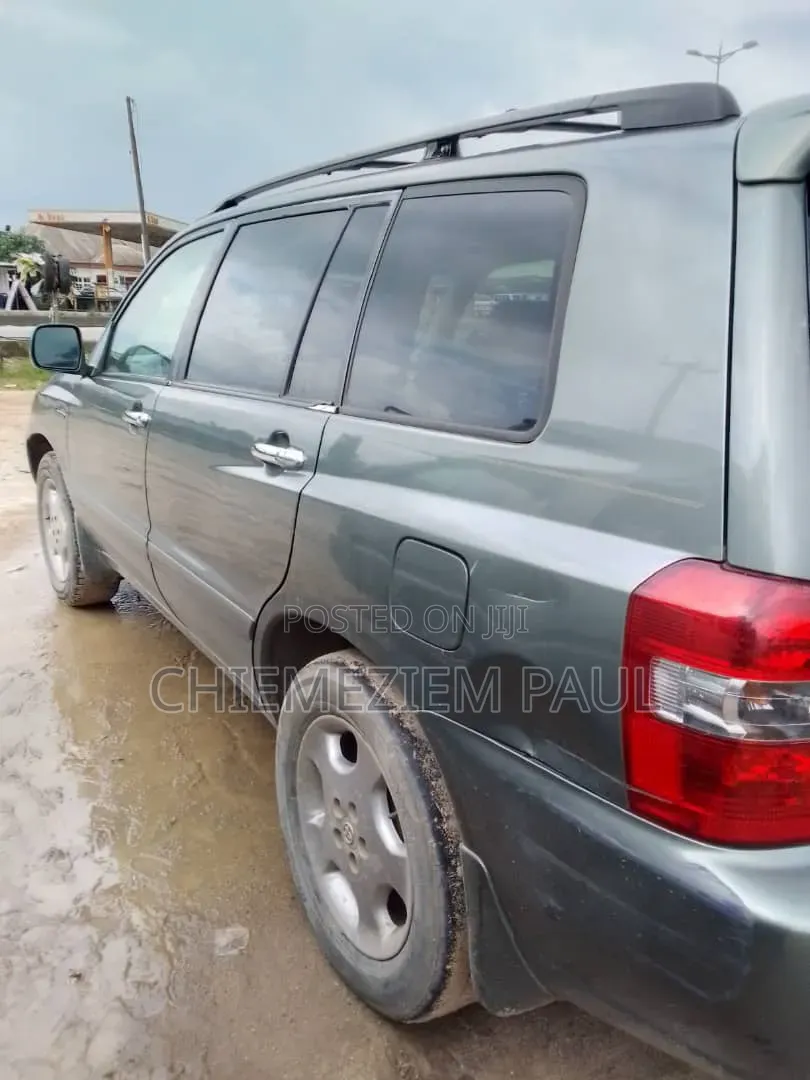 Toyota Highlander 2005 Gray
