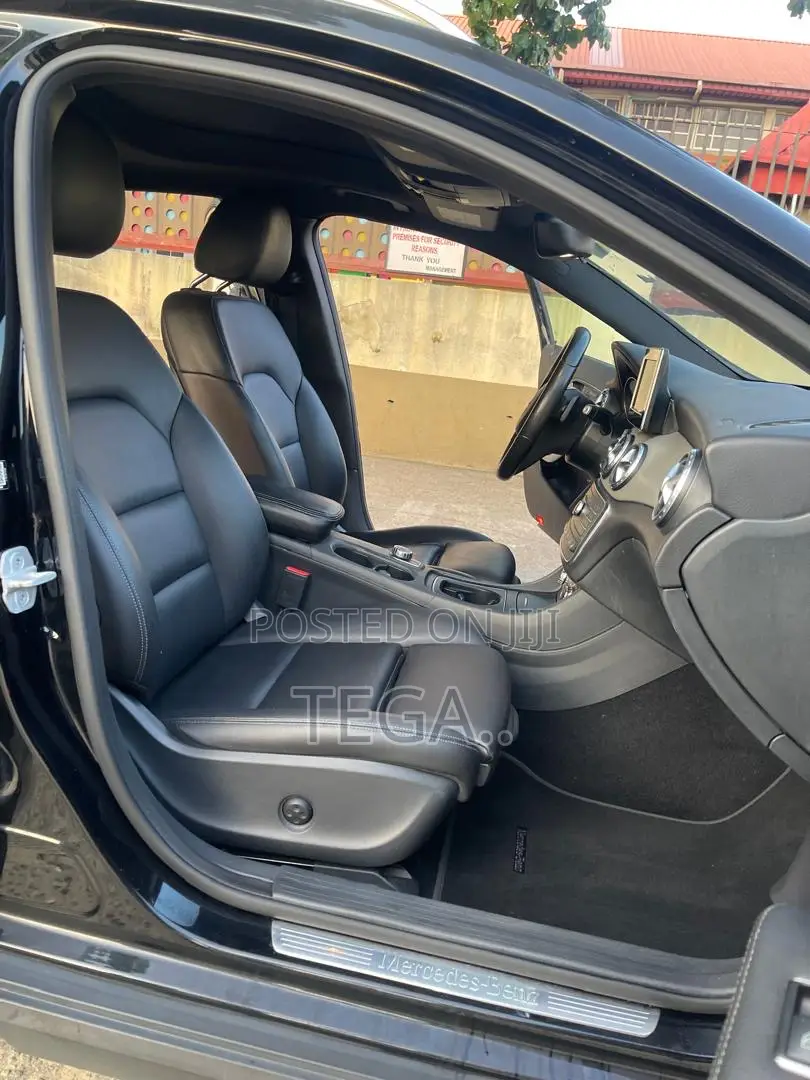 Mercedes-Benz GLA 250 2017 Black