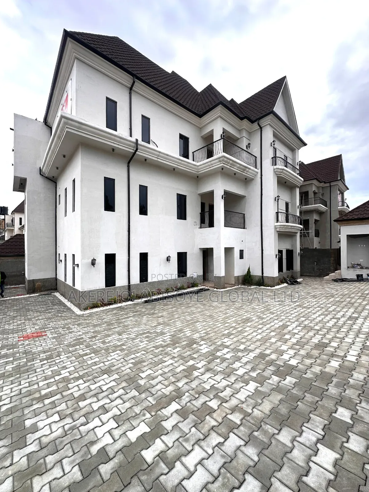 6bdrm Duplex in Asokoro Abuja for sale