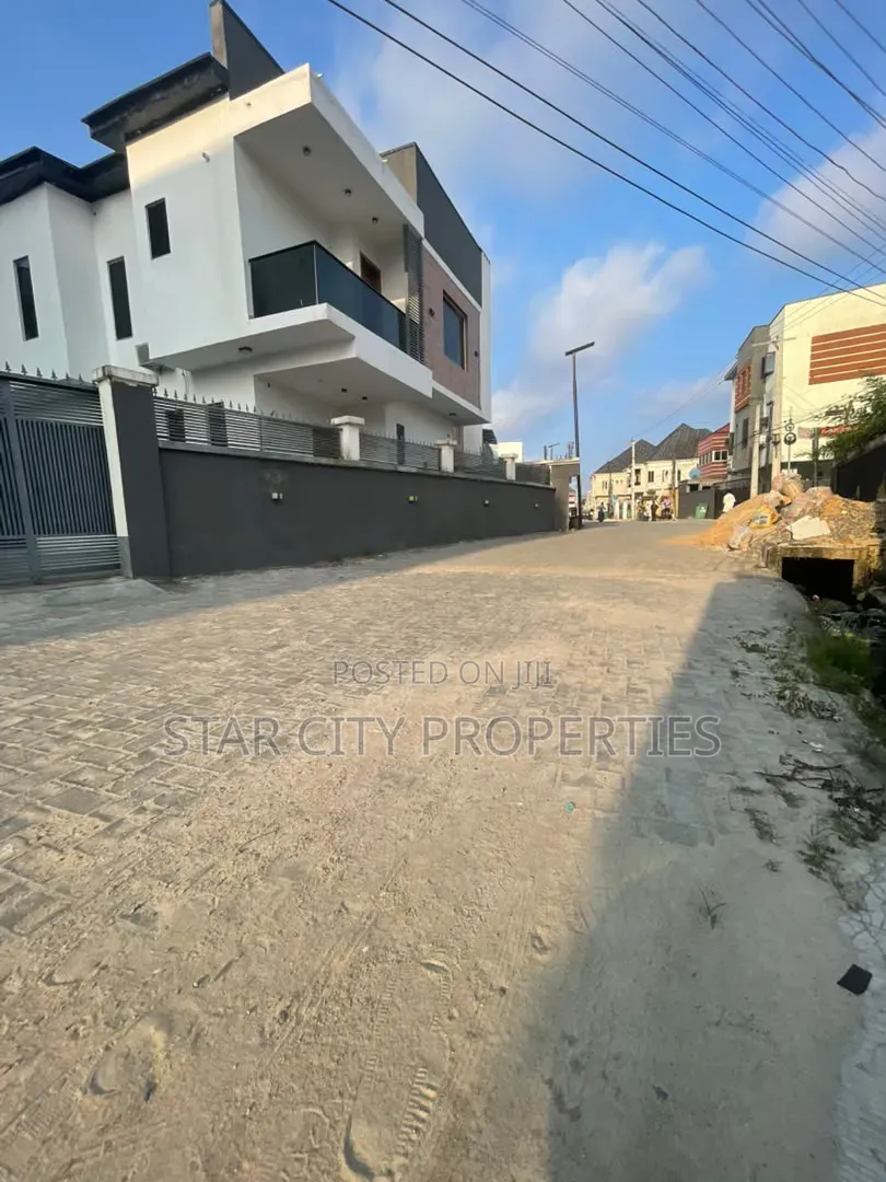 Land for Sale at Ologolo Land Size: 289.884 Square Meter.