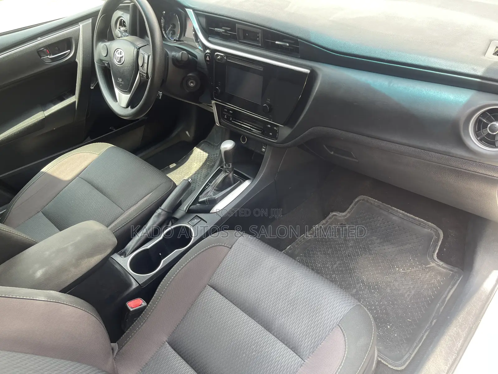 Toyota Corolla 2018 White