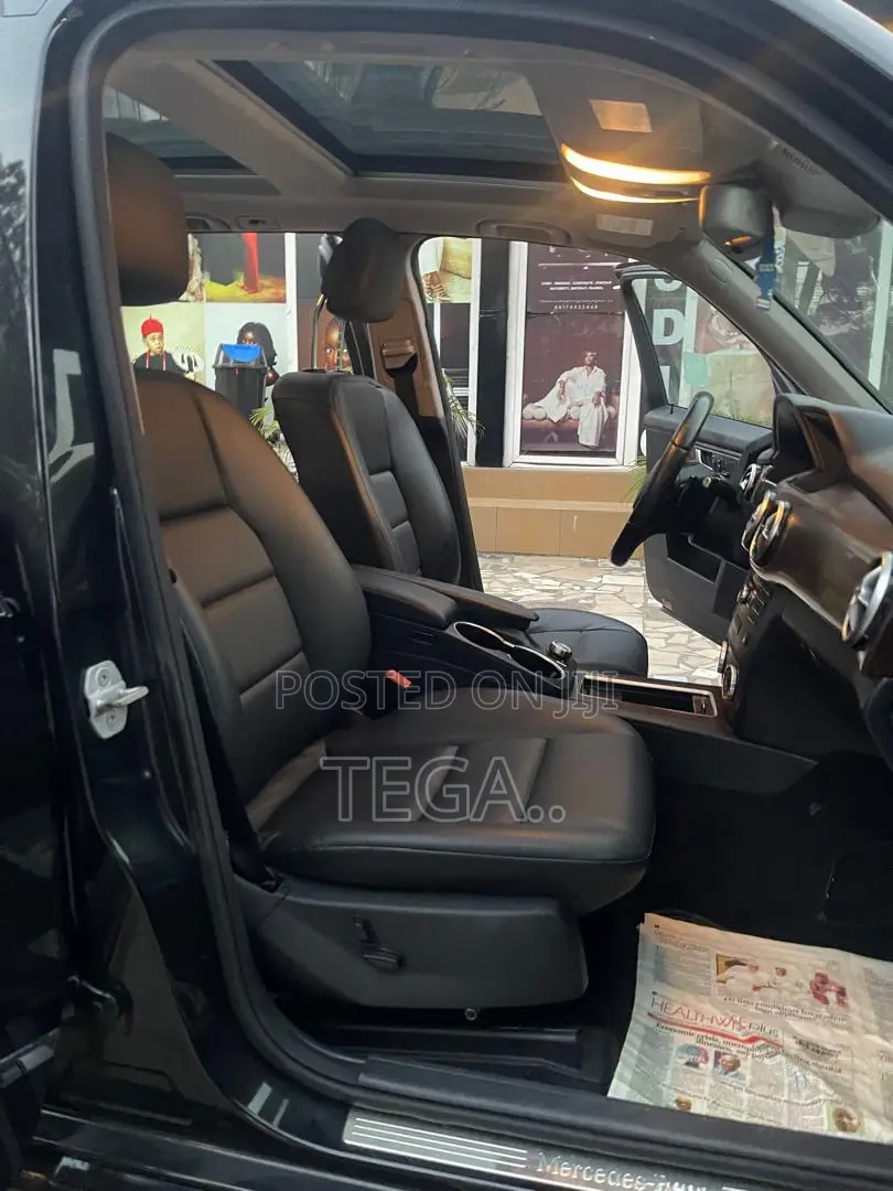 Mercedes-Benz GLK-Class Base GLK 350 4dr AWD 4MATIC (3.5L 6cyl 7A) 2015