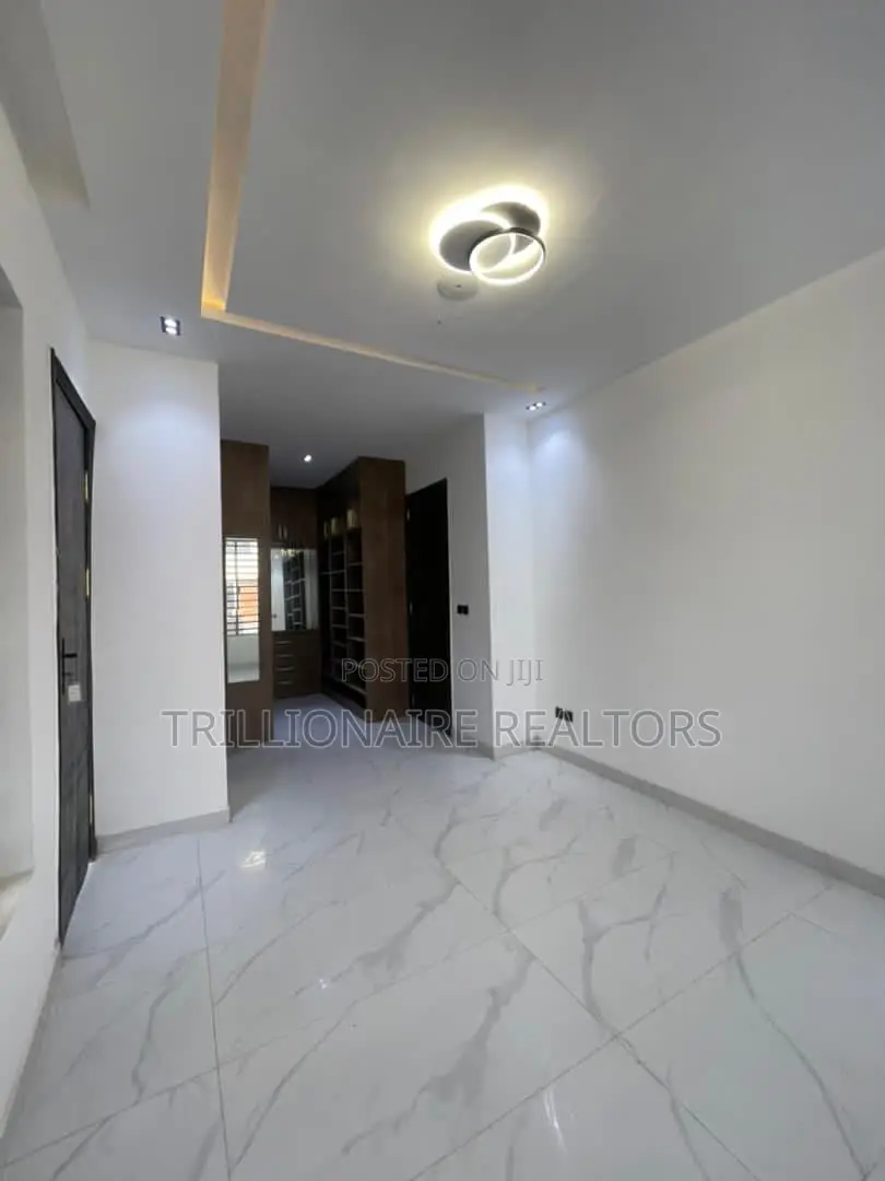 5bdrm Duplex in Lekki Phase1 for sale