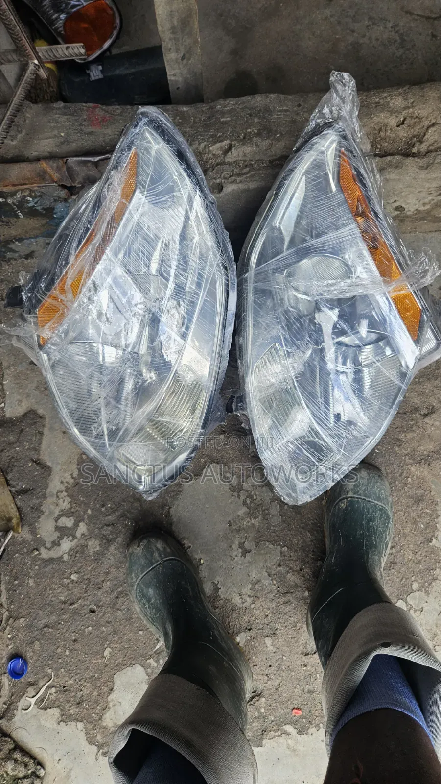 Headlight Nissan Maxima 2005