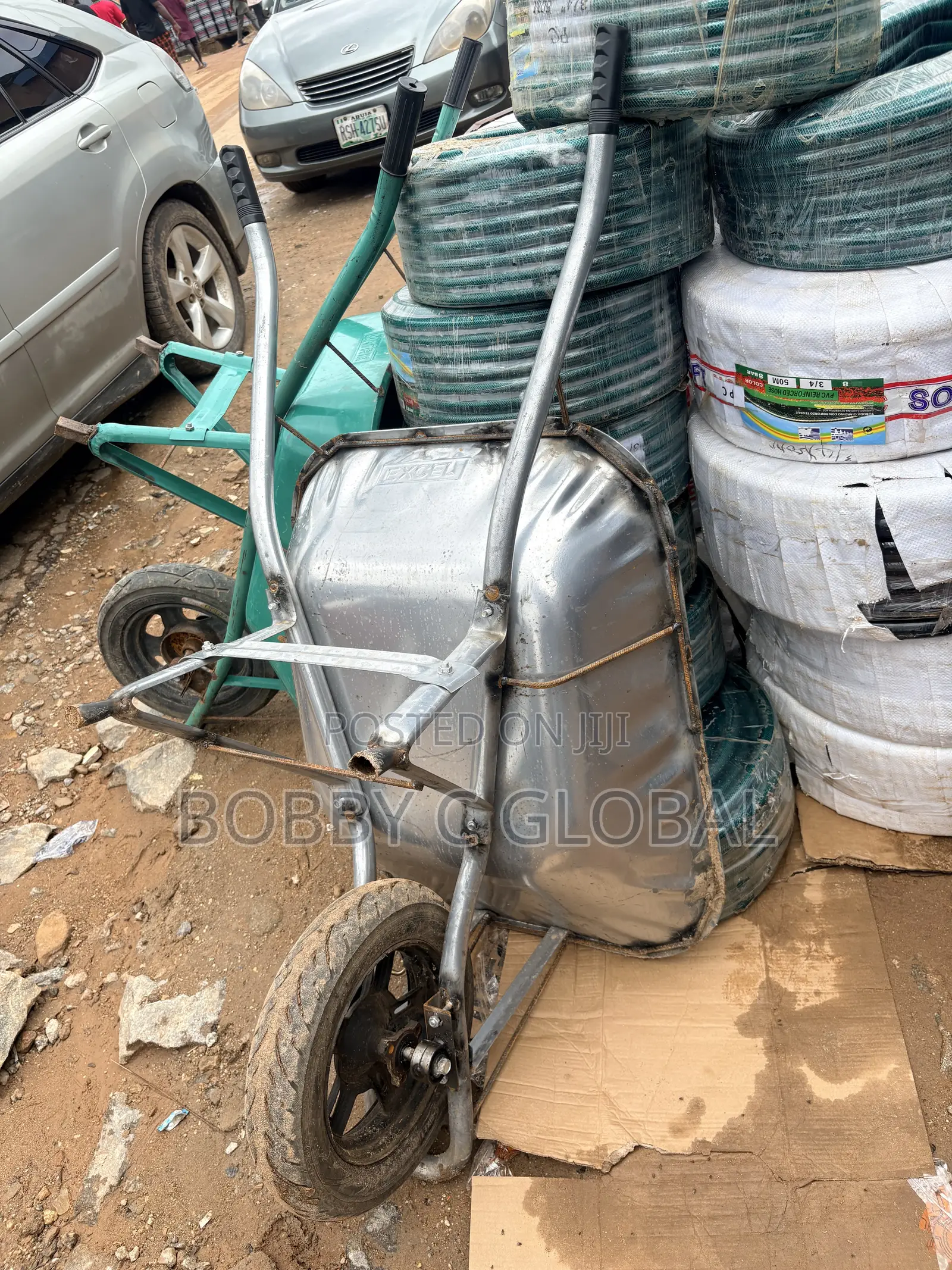 Heavy Duty Galvanized Steel Wheelbarrow