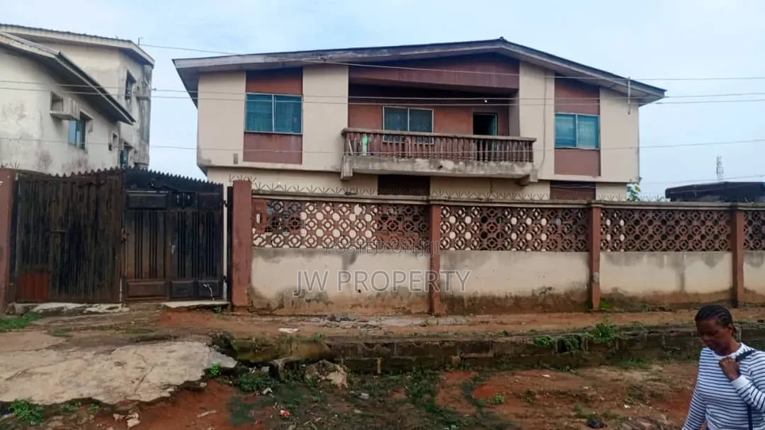 13bdrm Apartment in Oniyelu, Ijegun for sale