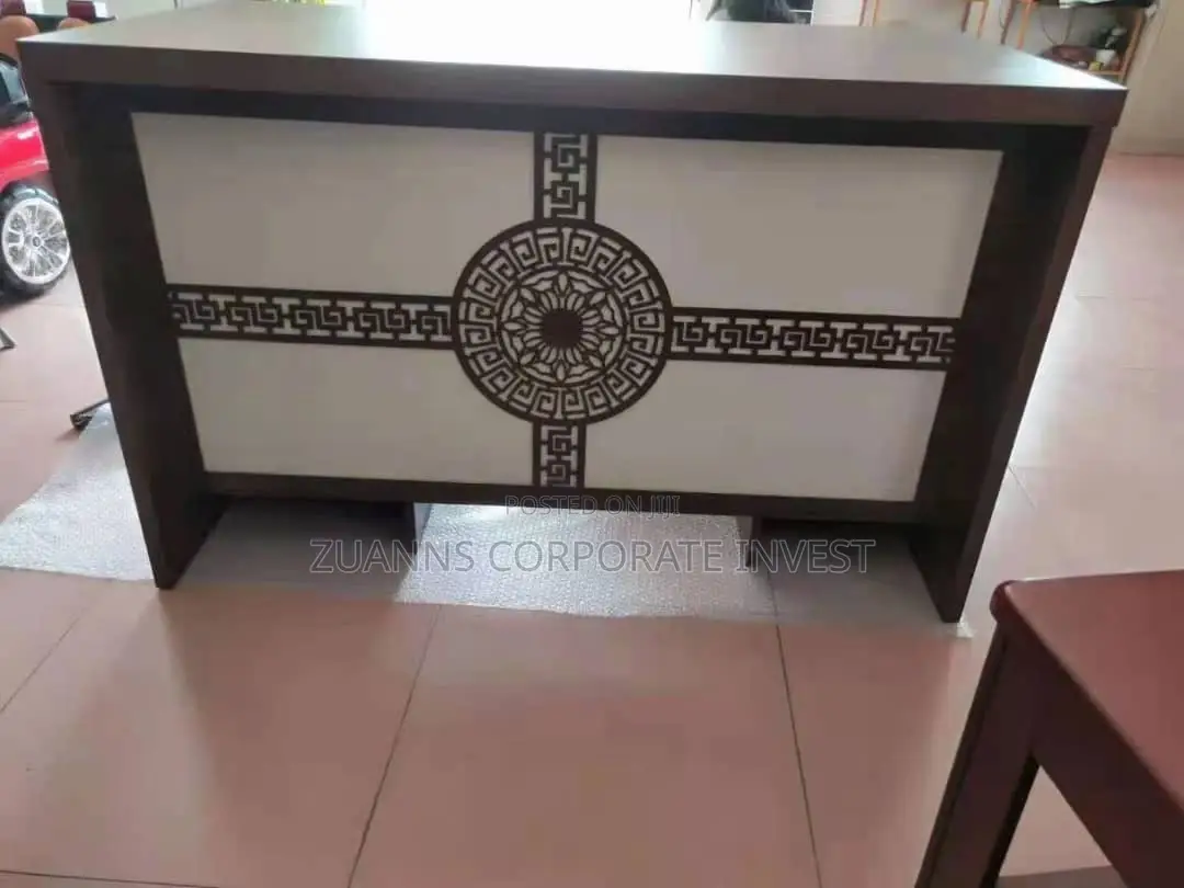 Modern Executive Office Desk With Reinforced Structural Backing.