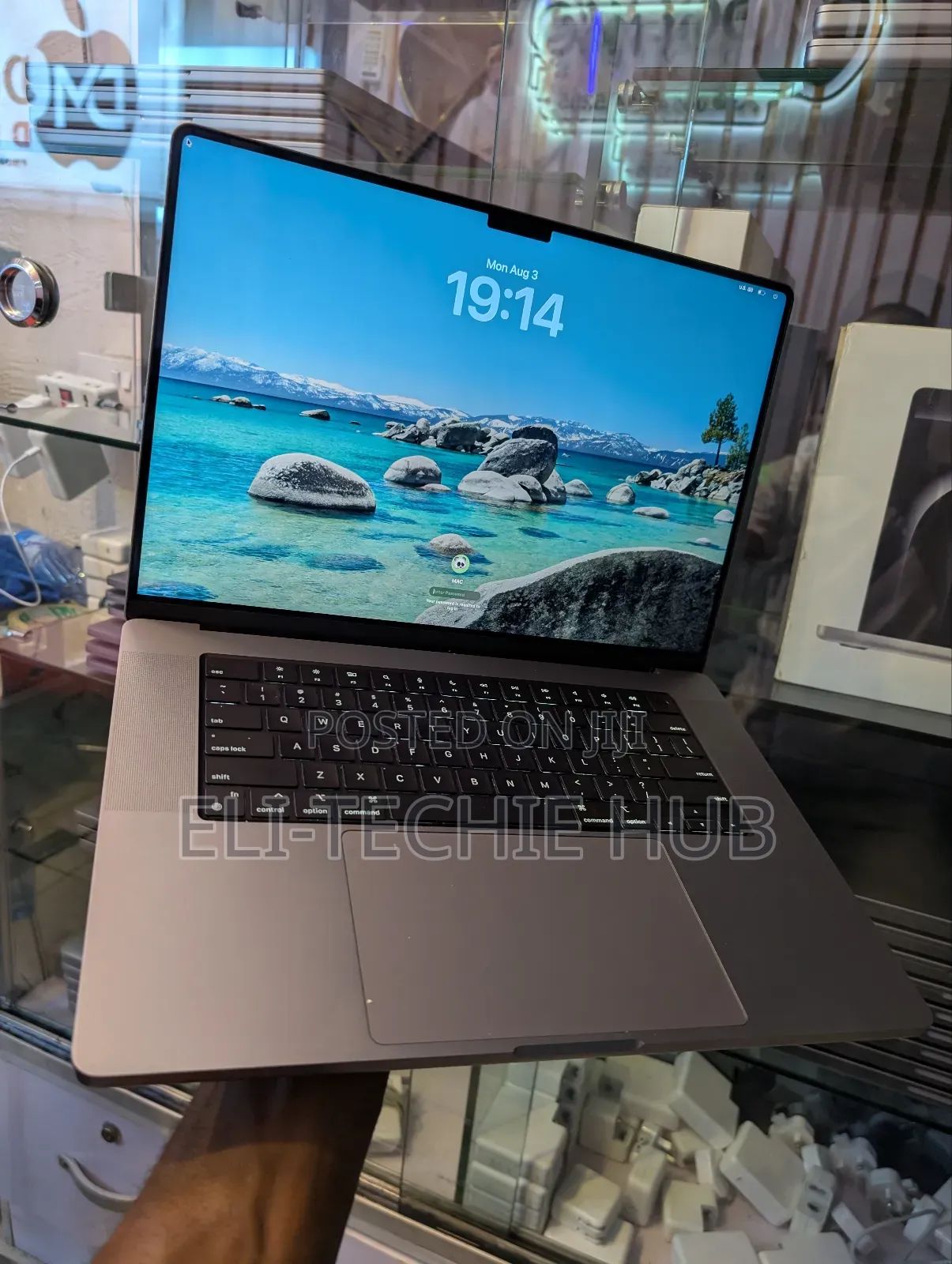 Laptop Apple MacBook Pro 2021 M1 32GB Apple M1 Pro SSD 512GB