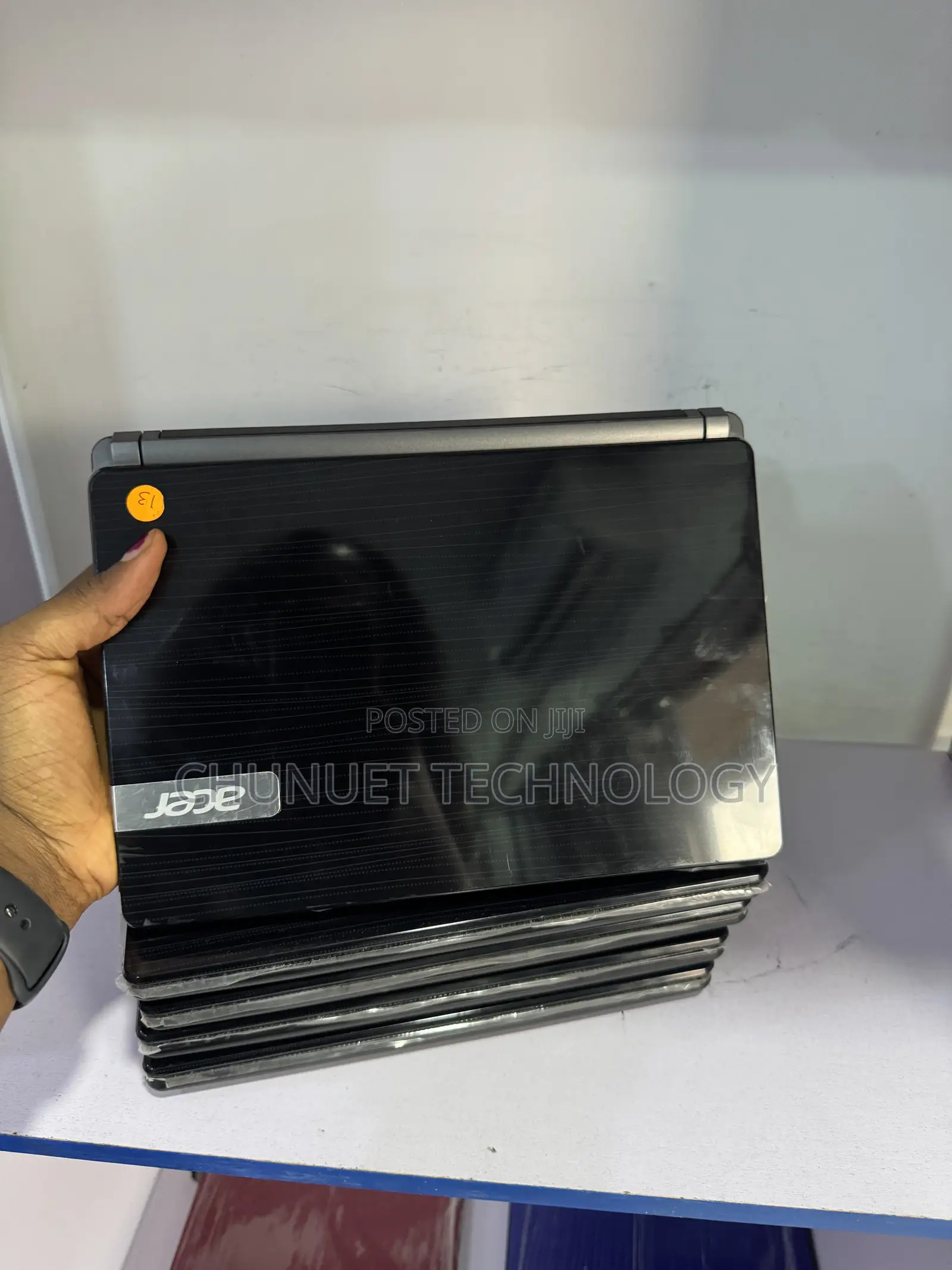 Laptop Acer Aspire 1 2GB Intel Atom HDD 320GB